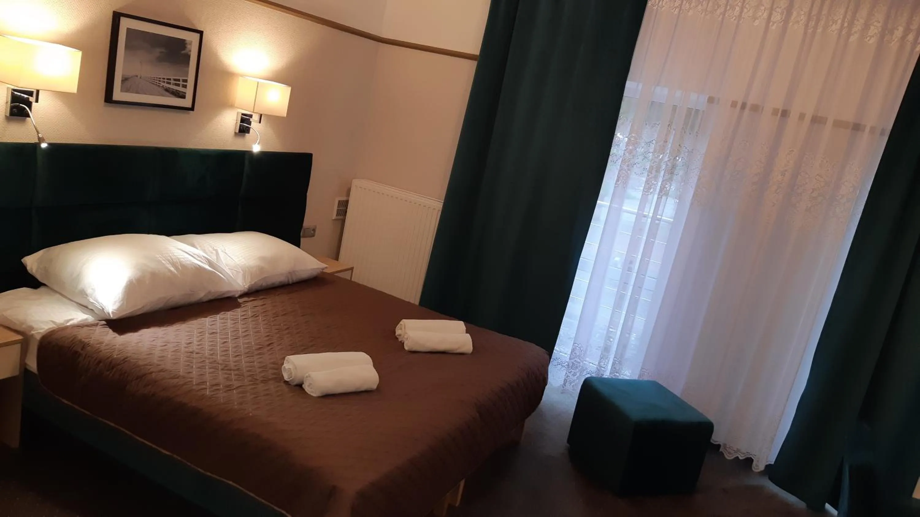 Photo of the whole room, Bed in Hotel & Restauracja Glass