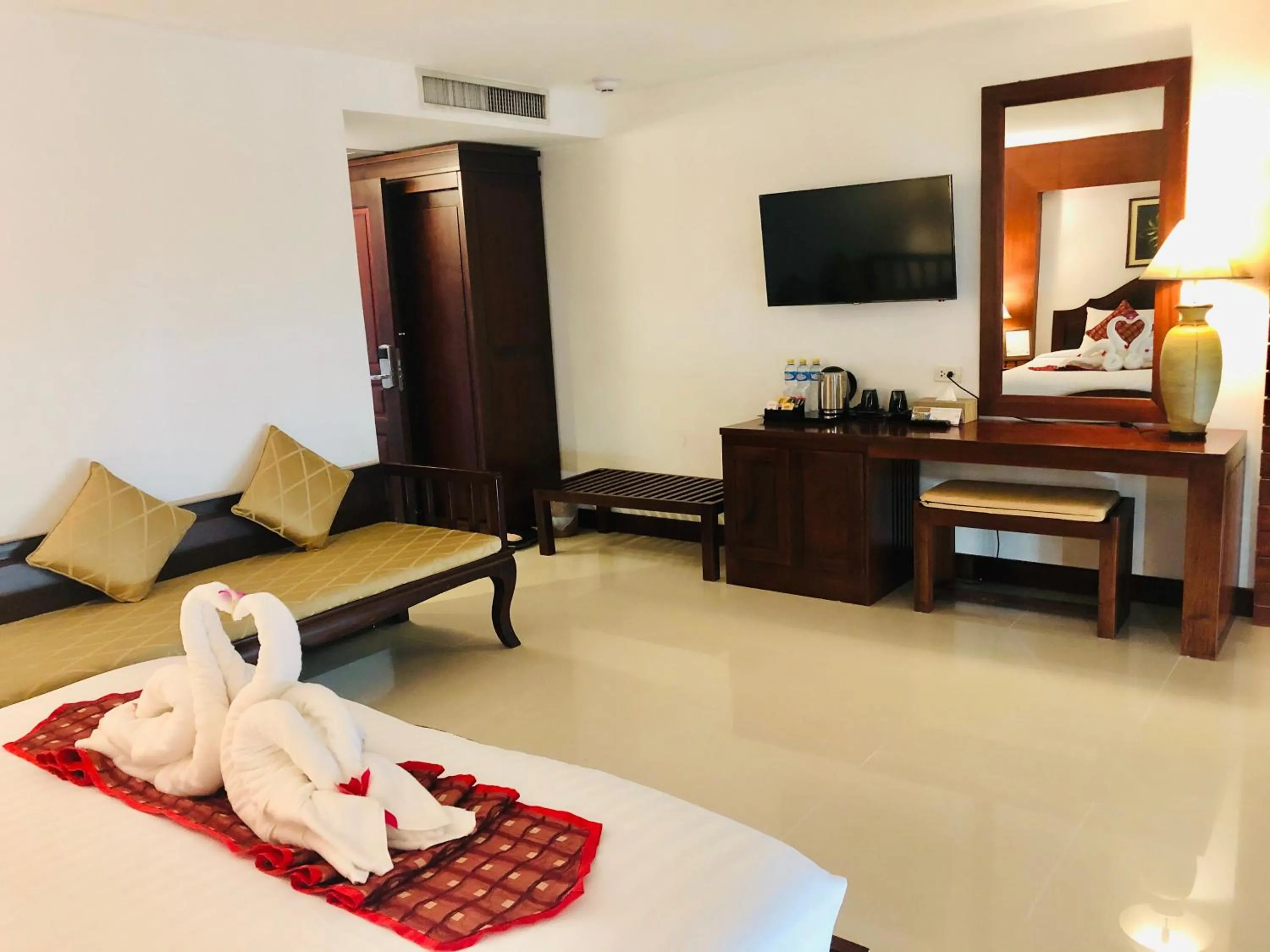 Living room, Bed in Sabaidee@Lao Hotel Vientiane