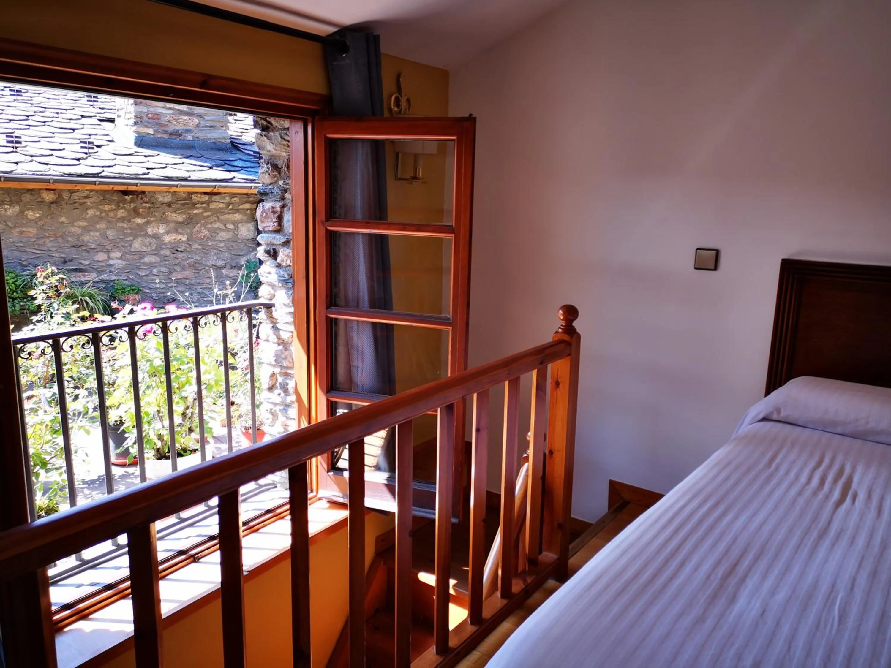 Patio, Bed in Hotel Santa Bàrbara De La Vall D'ordino