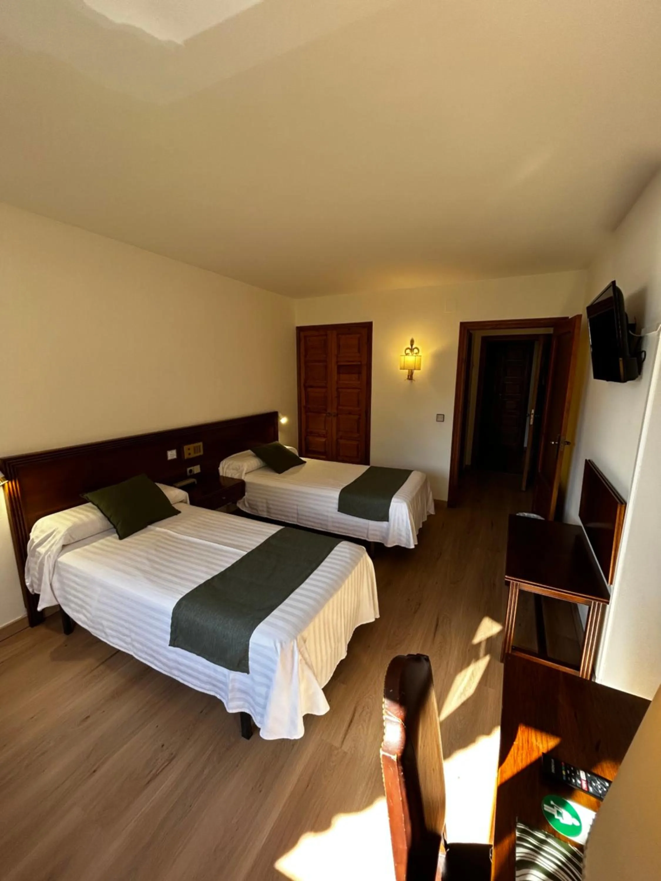 Bedroom, Bed in Hotel Santa Bàrbara De La Vall D'ordino