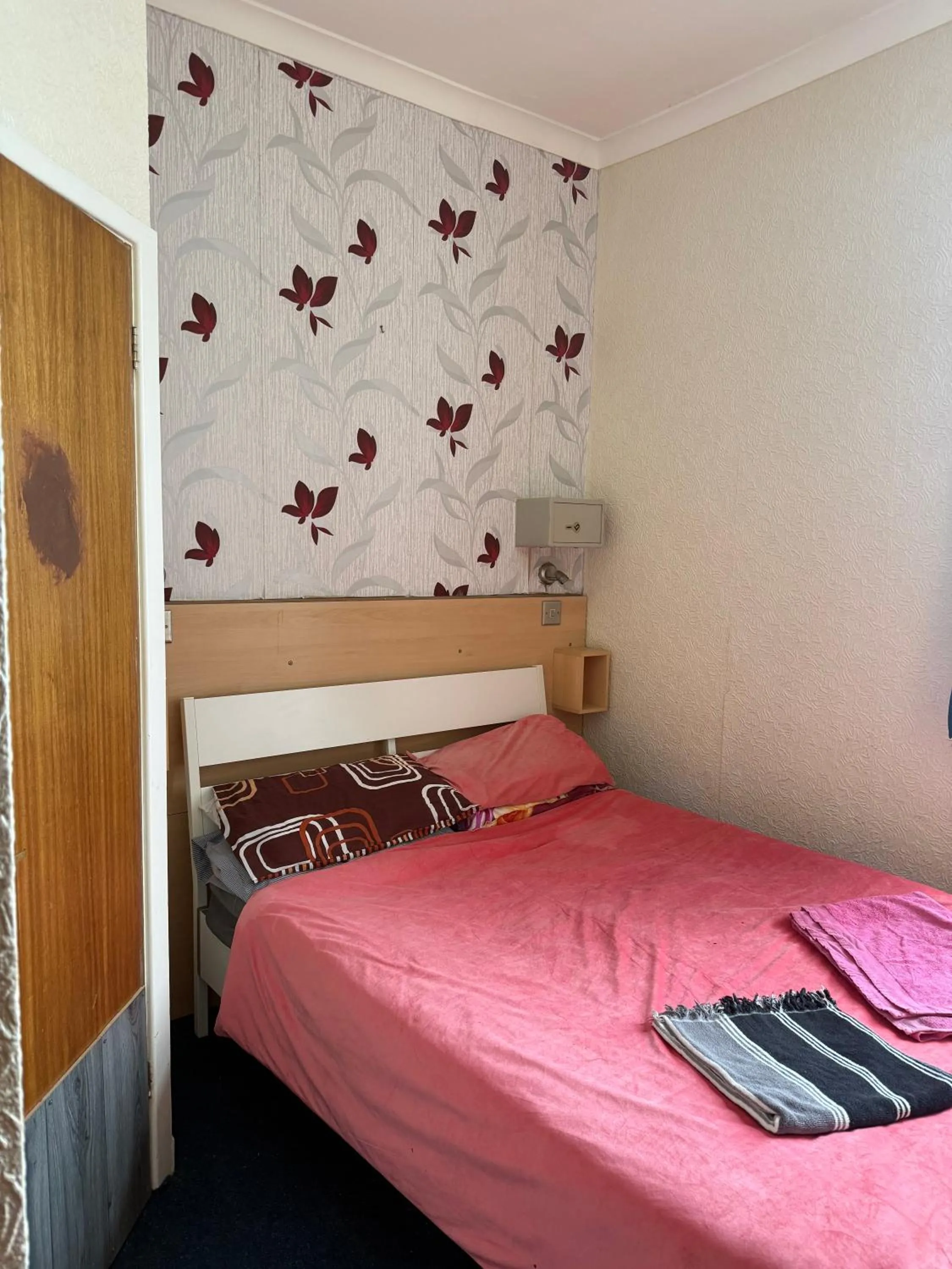 Bedroom, Bed in The Hawkes Hotel