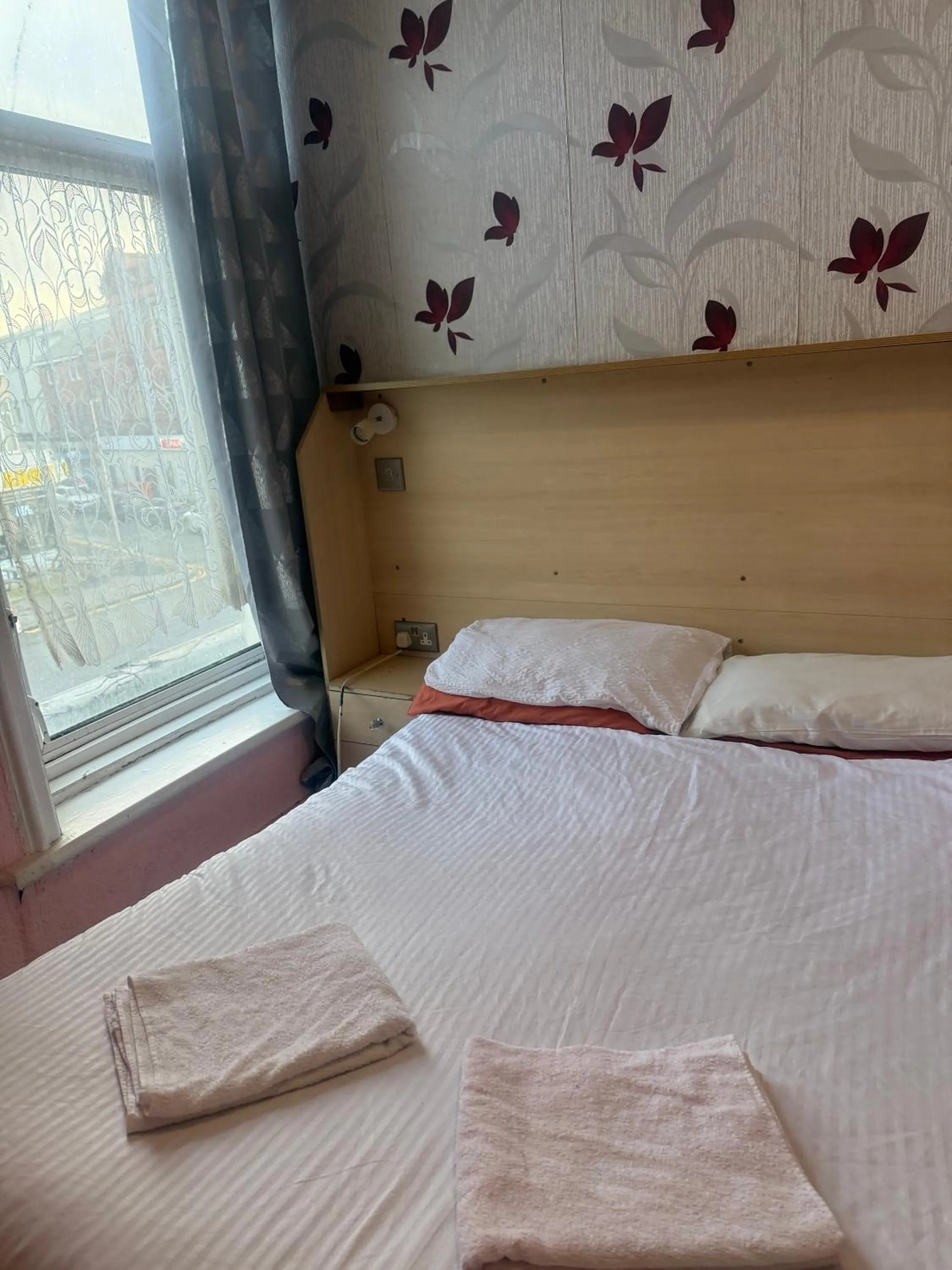 Bedroom, Bed in The Hawkes Hotel