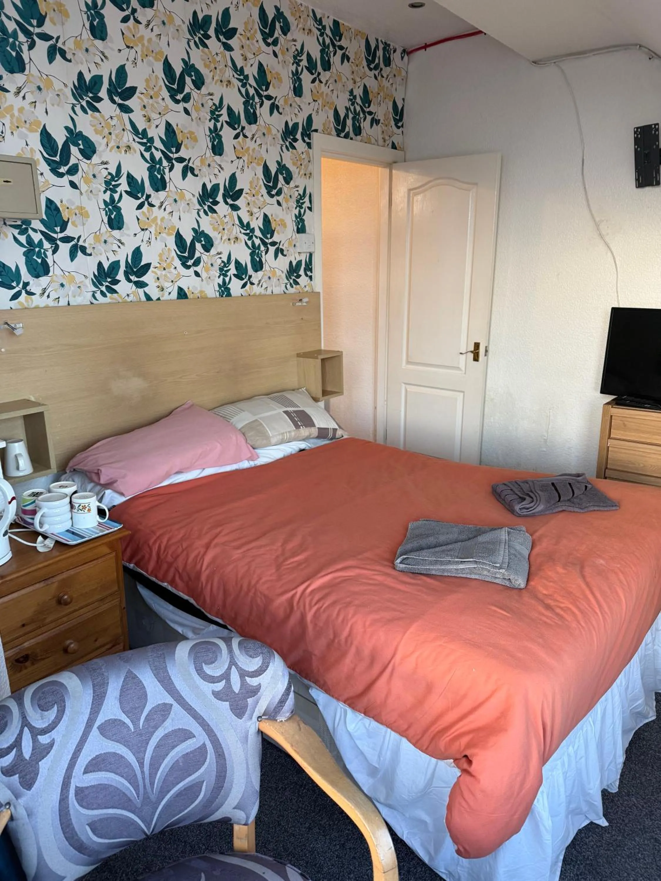 Bedroom, Bed in The Hawkes Hotel