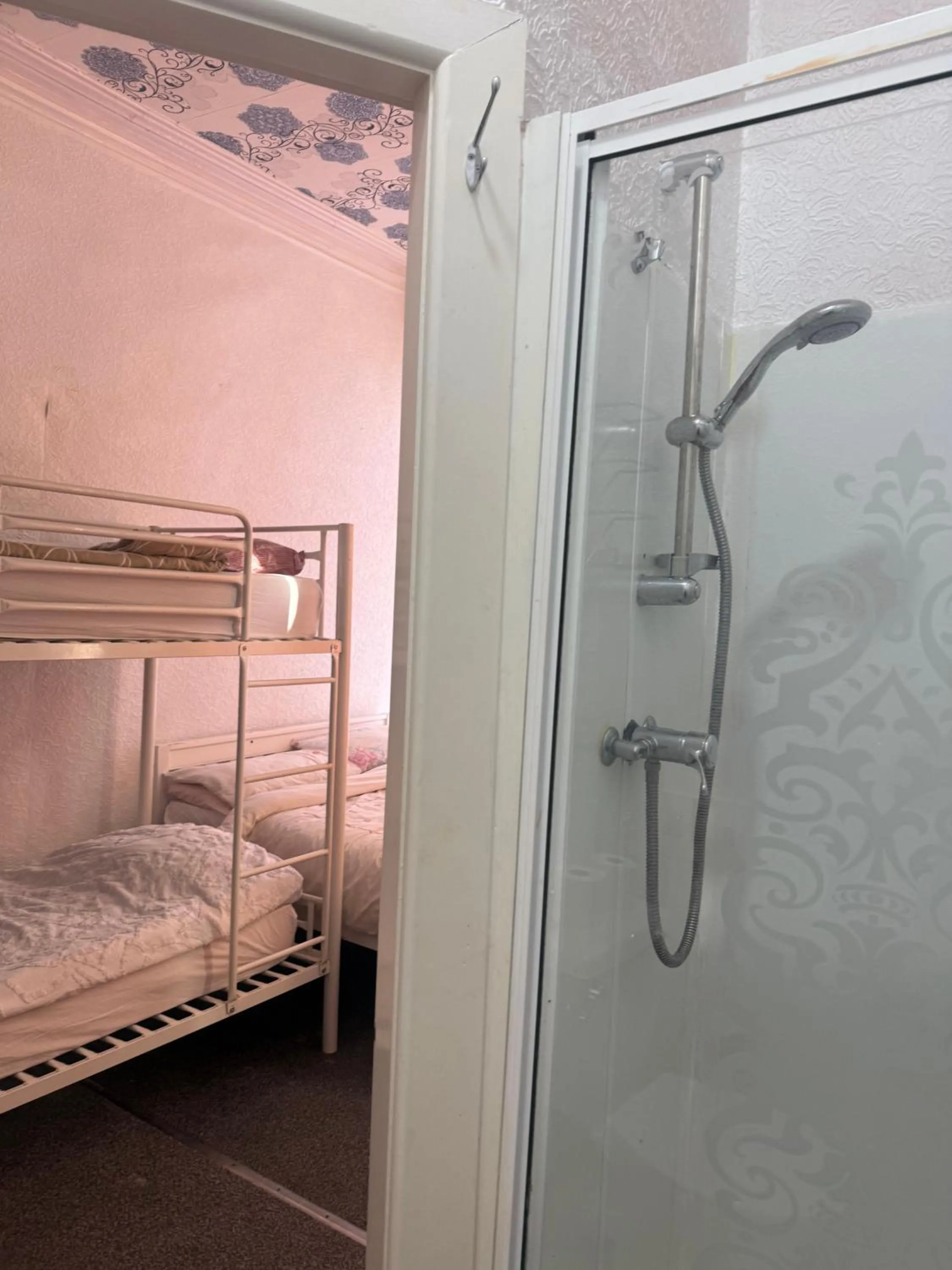 Bathroom, Bed in The Hawkes Hotel