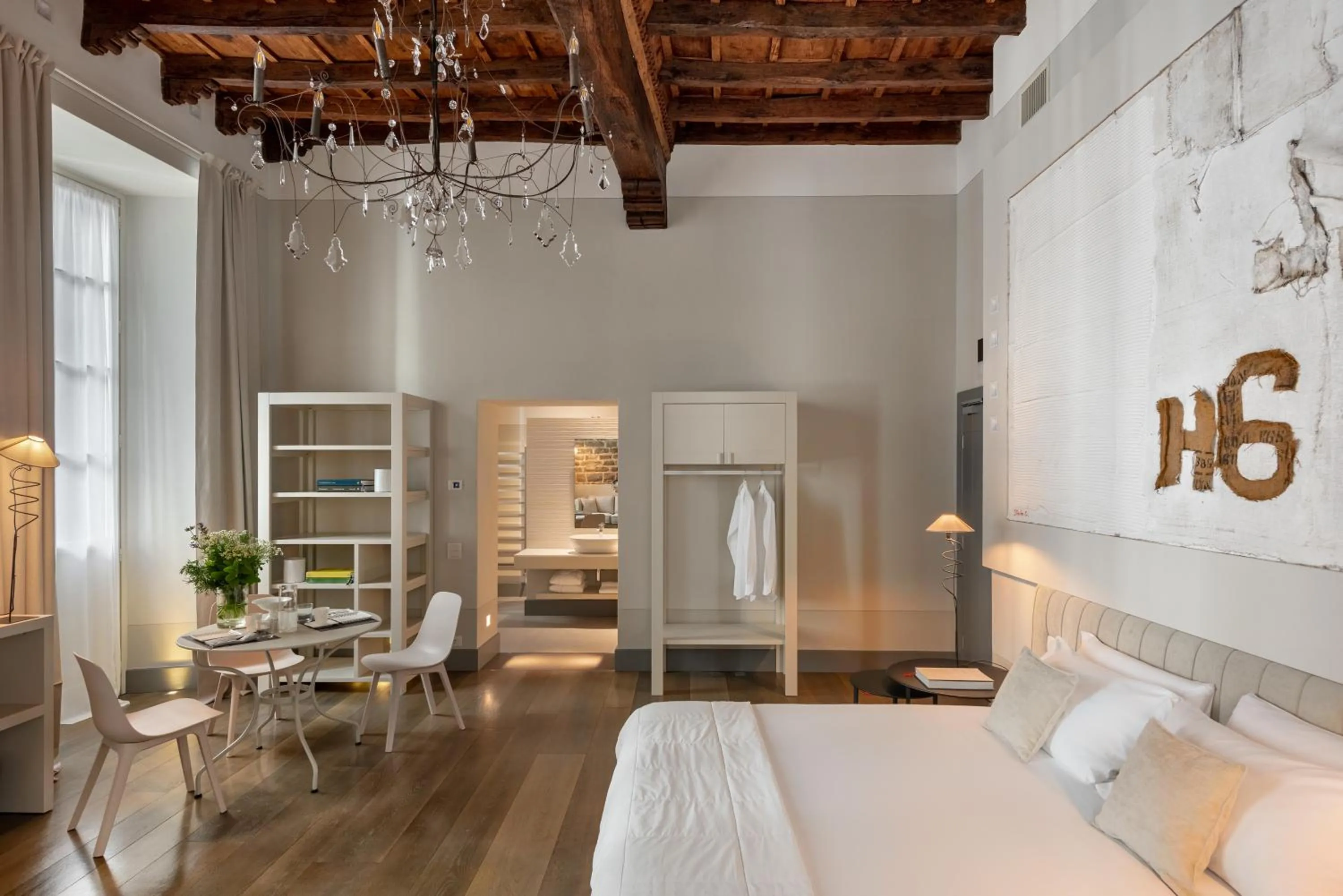 Bedroom, Bed in GombitHotel