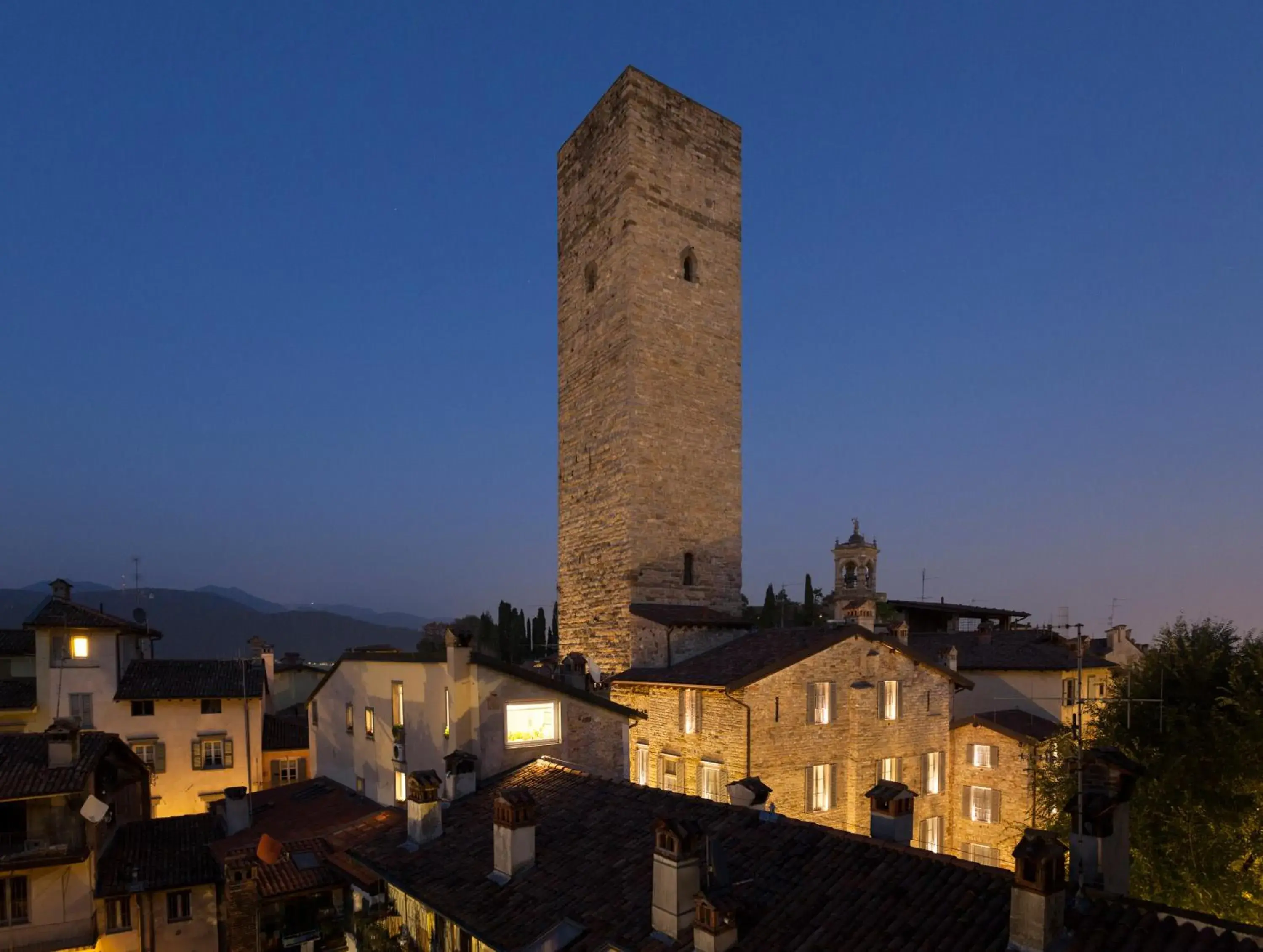 Property building in GombitHotel Property building in GombitHotel