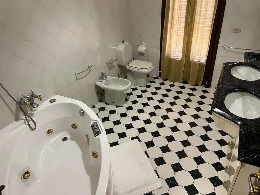 Bathroom in Il Cielo di Lucio