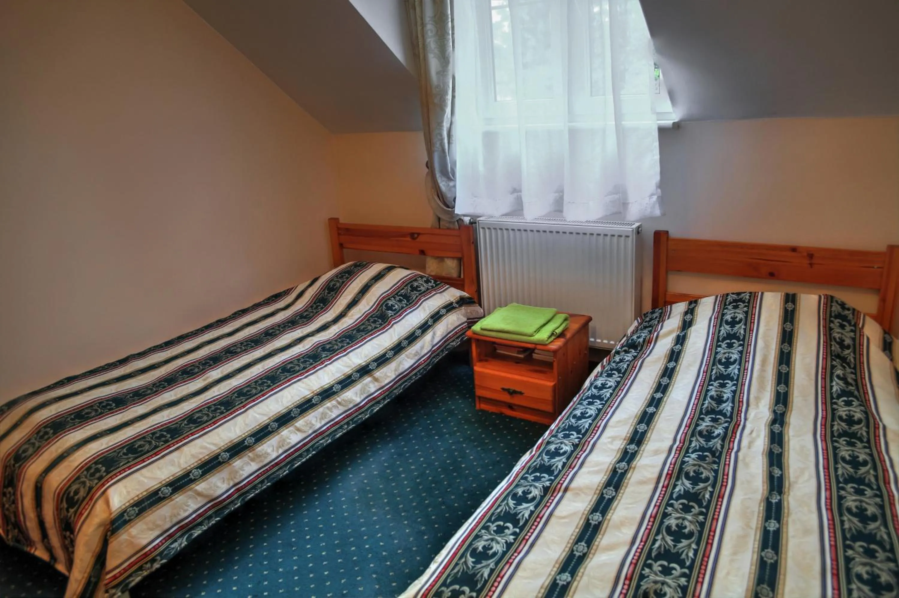 Bed in Zespół Pałacowo-Parkowy Bądzów
