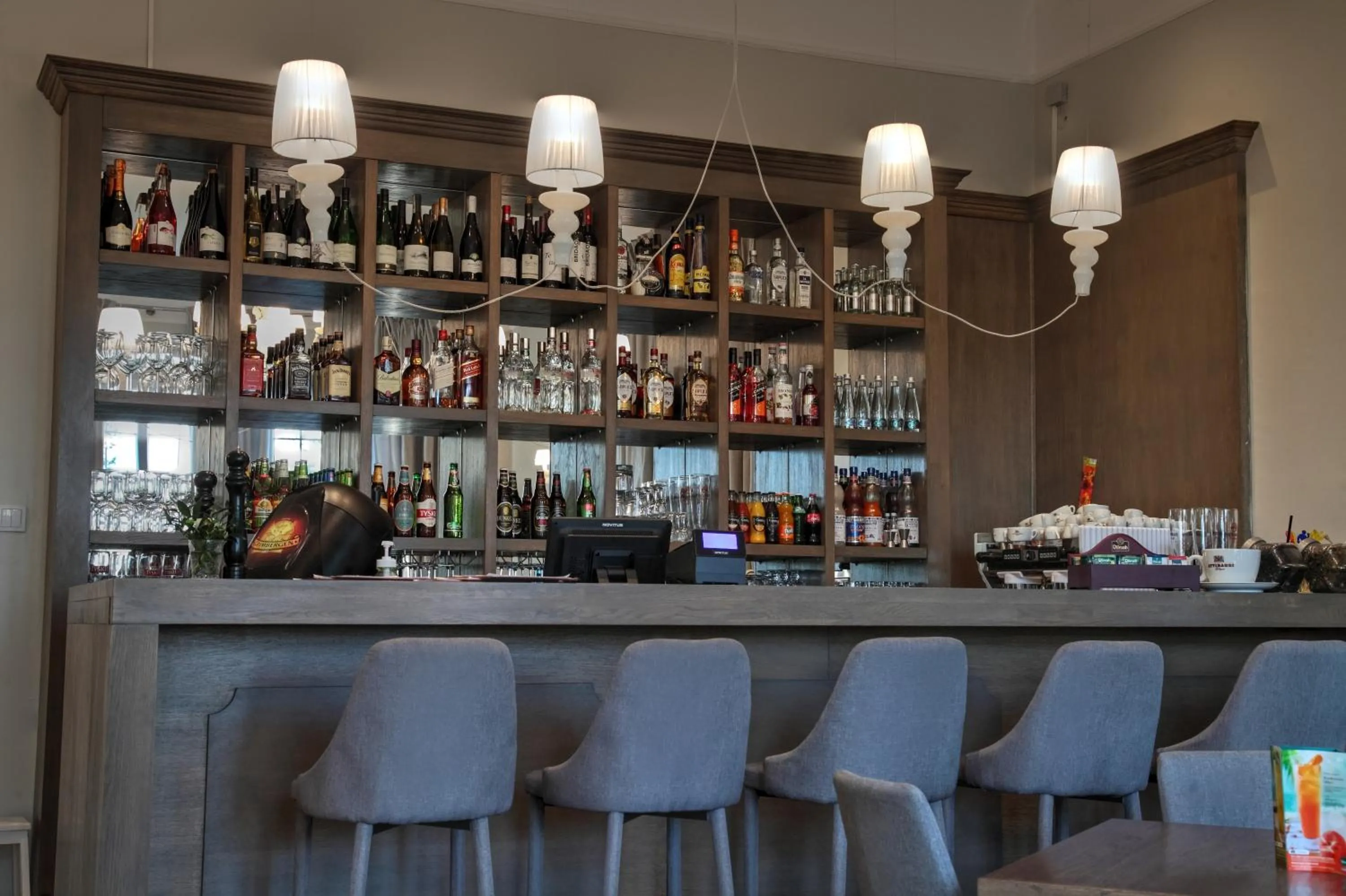Drinks in Zespół Pałacowo-Parkowy Bądzów