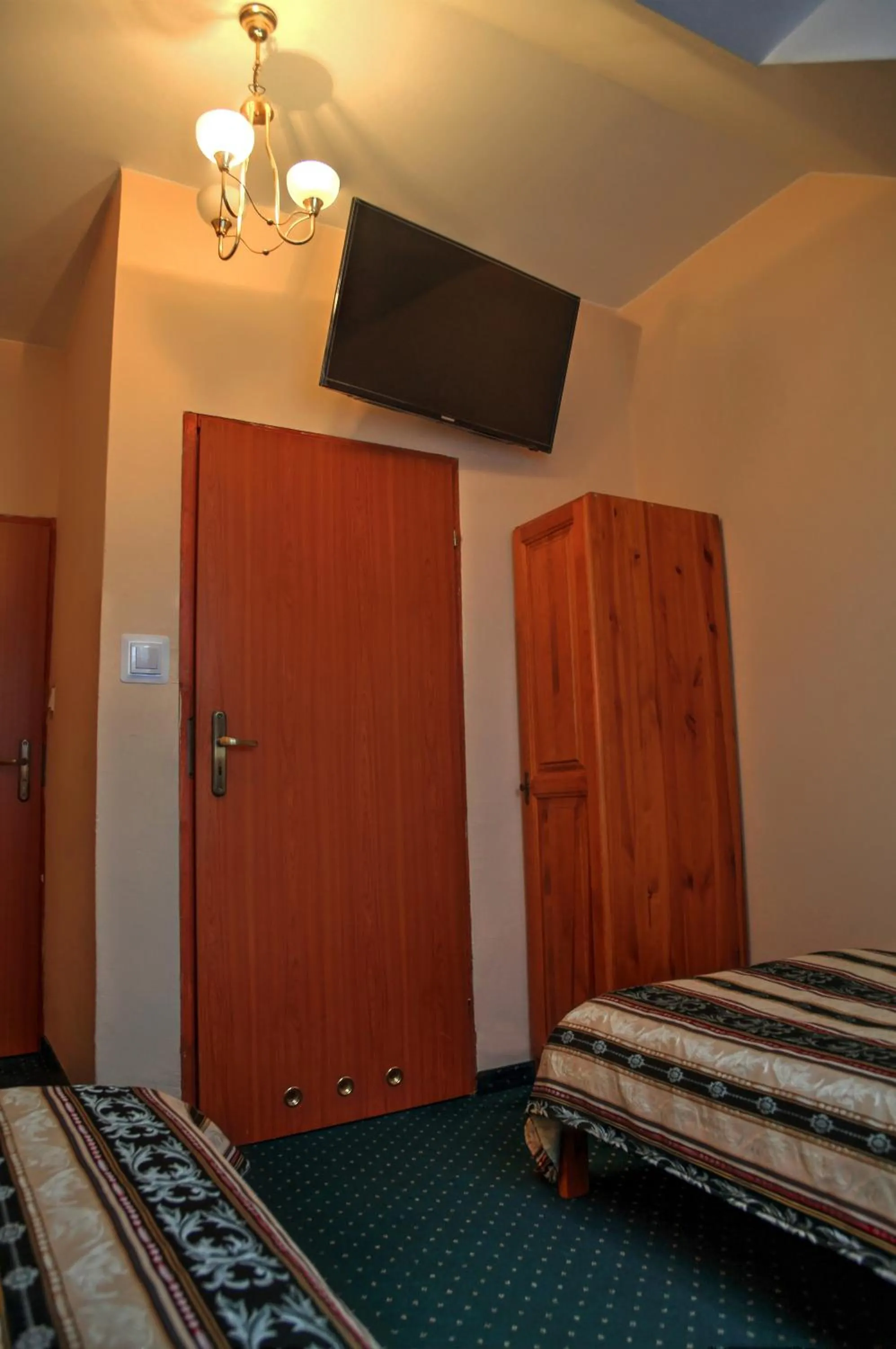 Bed in Zespół Pałacowo-Parkowy Bądzów