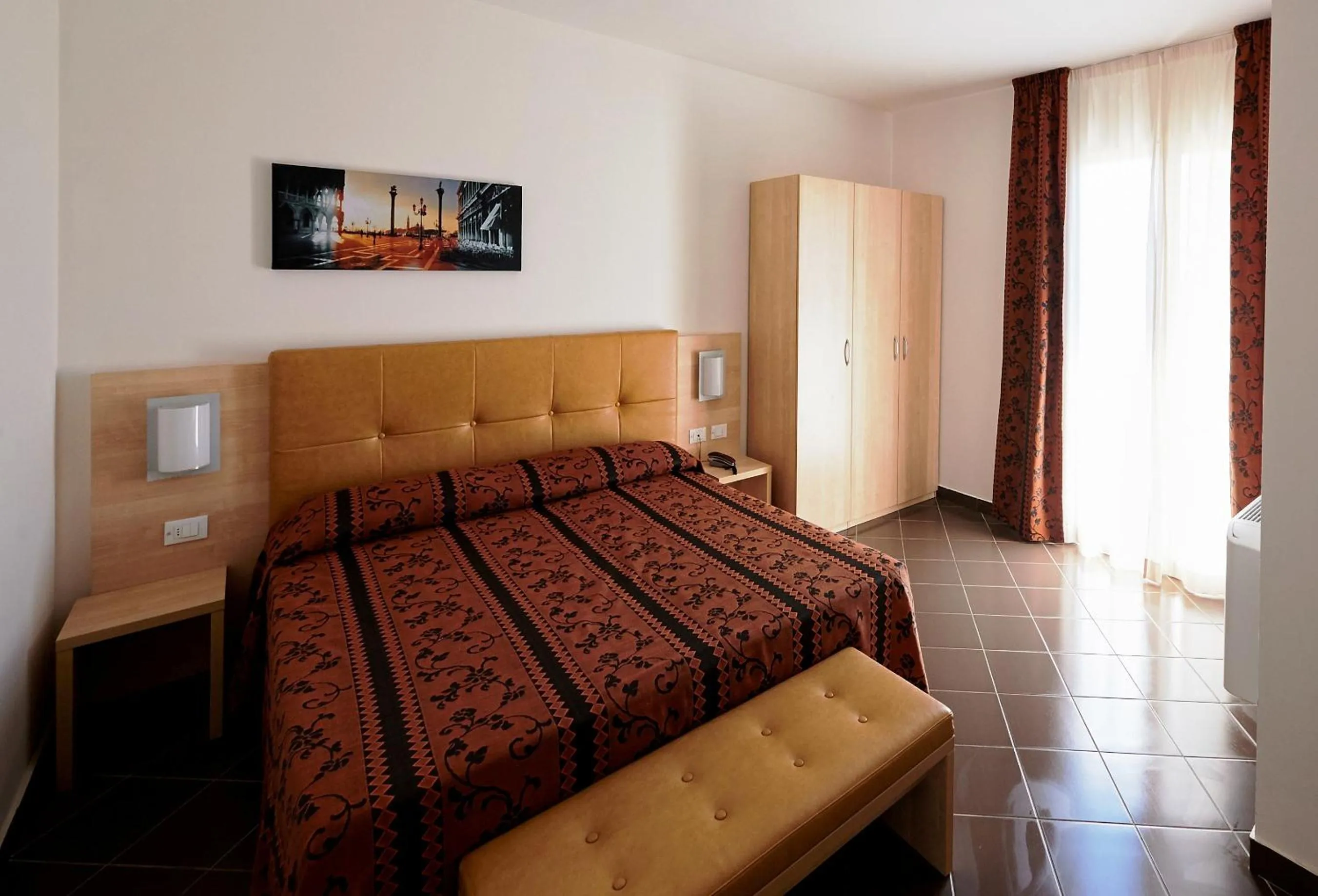 Photo of the whole room in Bolgheri Marina Resort