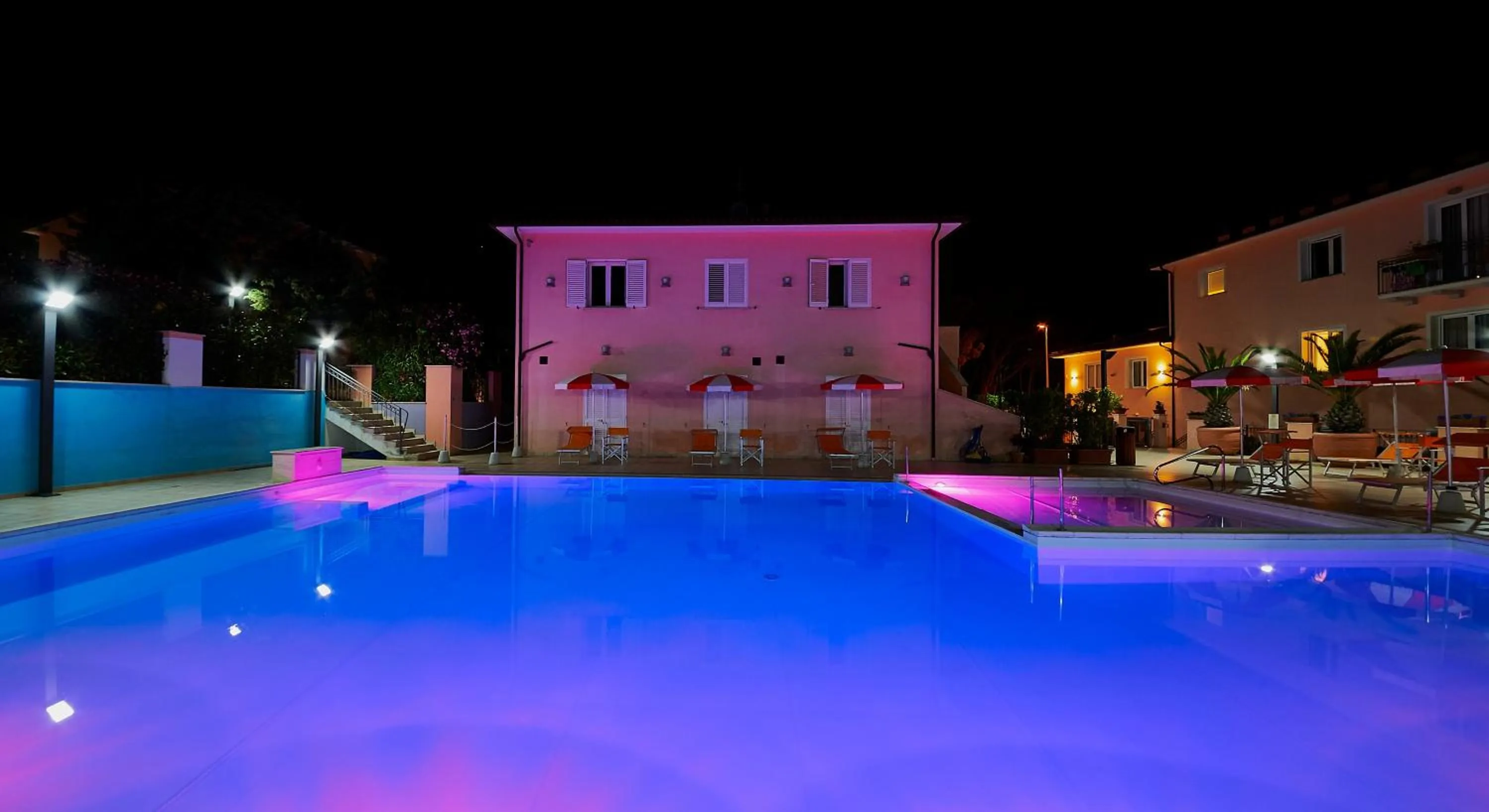 Swimming pool in Bolgheri Marina Resort