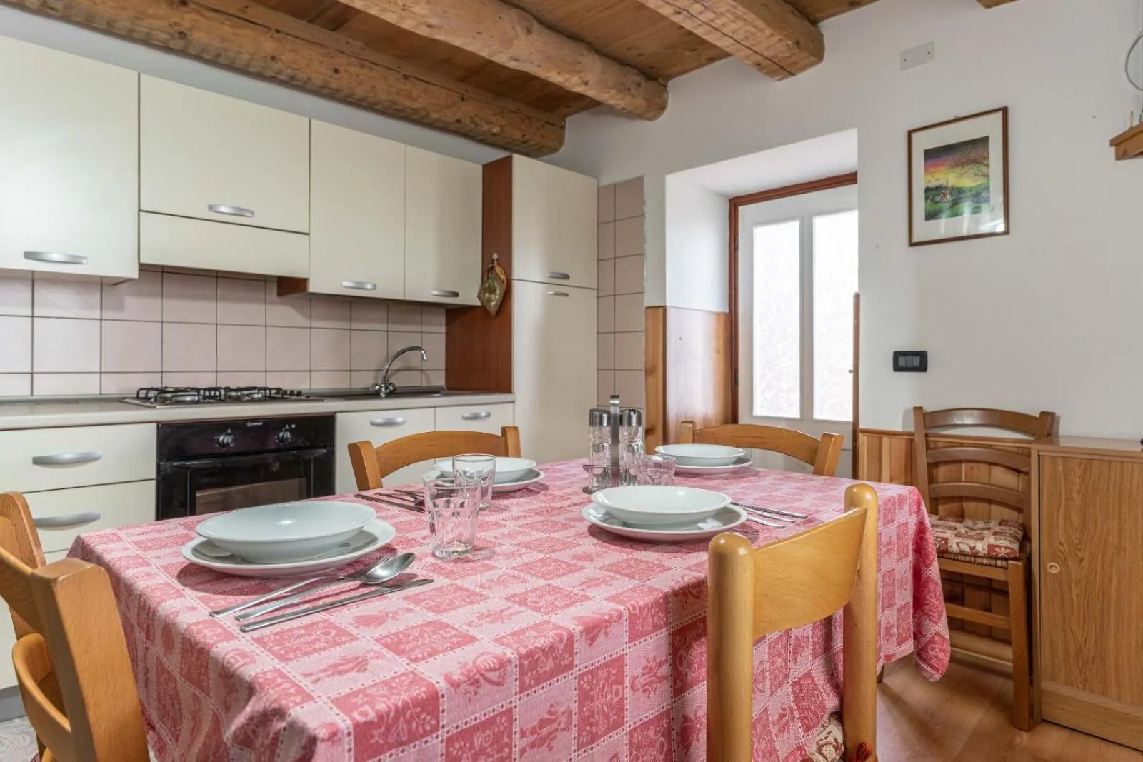 Kitchen or kitchenette in Chalet Musiera