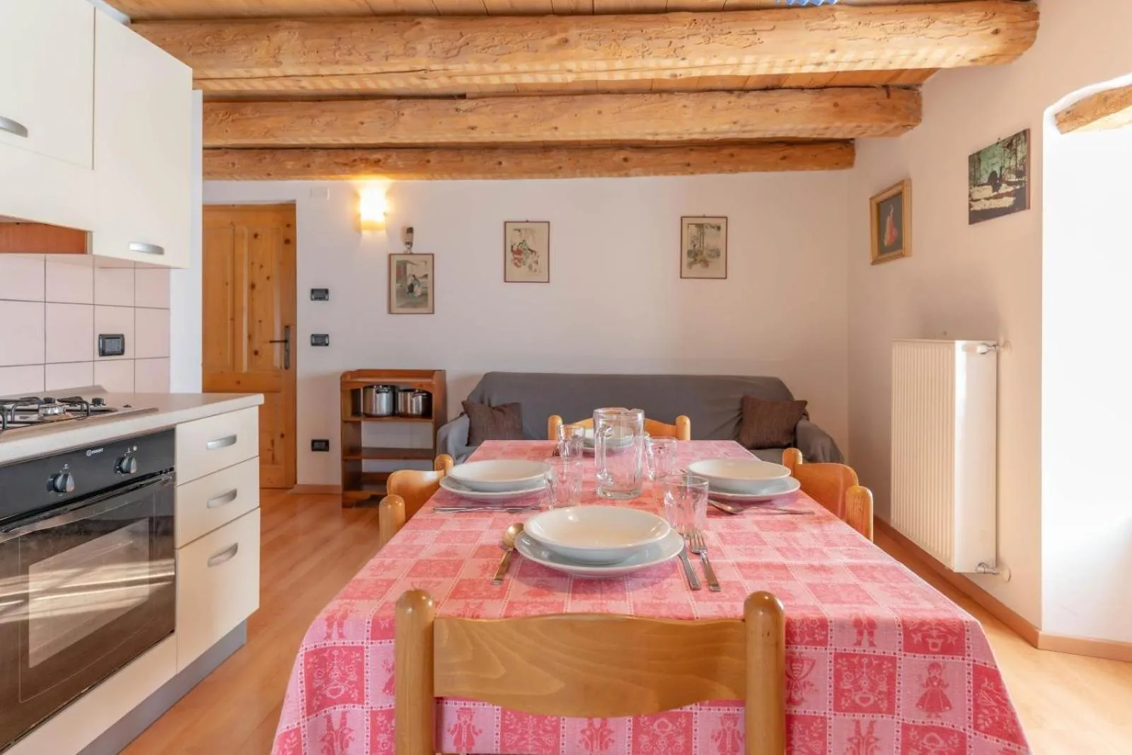 Kitchen or kitchenette in Chalet Musiera