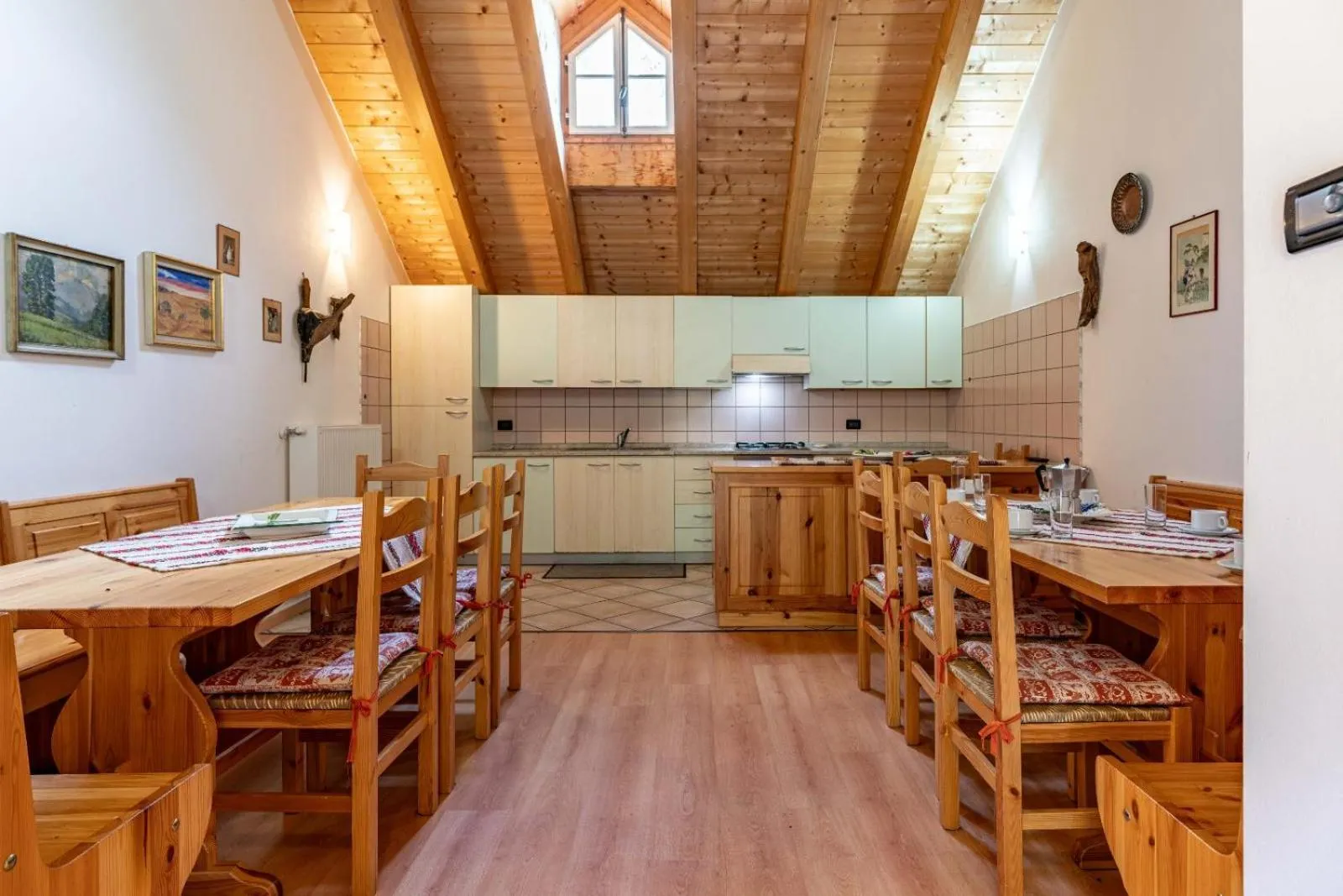 Kitchen or kitchenette in Chalet Musiera