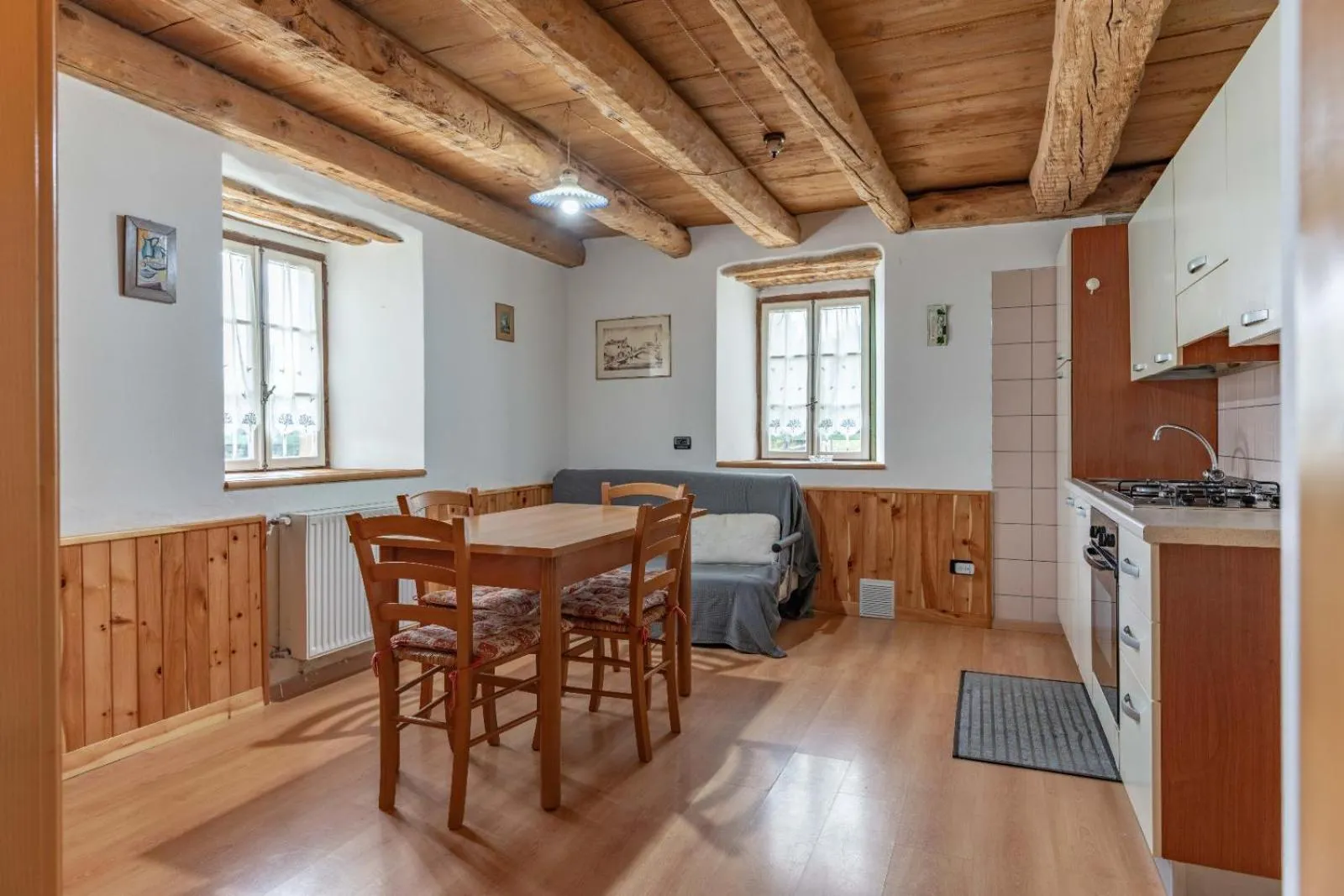 Kitchen or kitchenette in Chalet Musiera
