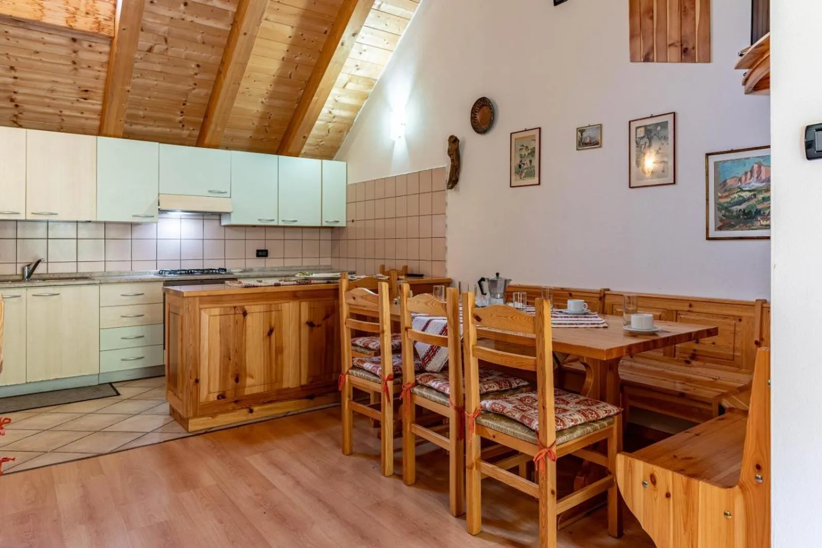 Kitchen or kitchenette in Chalet Musiera