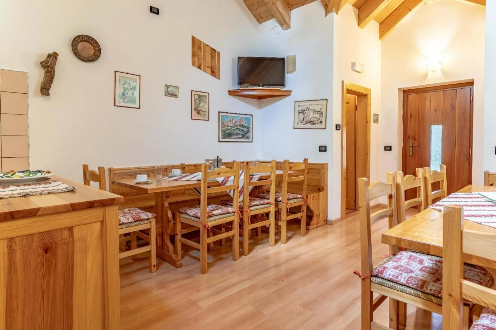 Dining area in Chalet Musiera