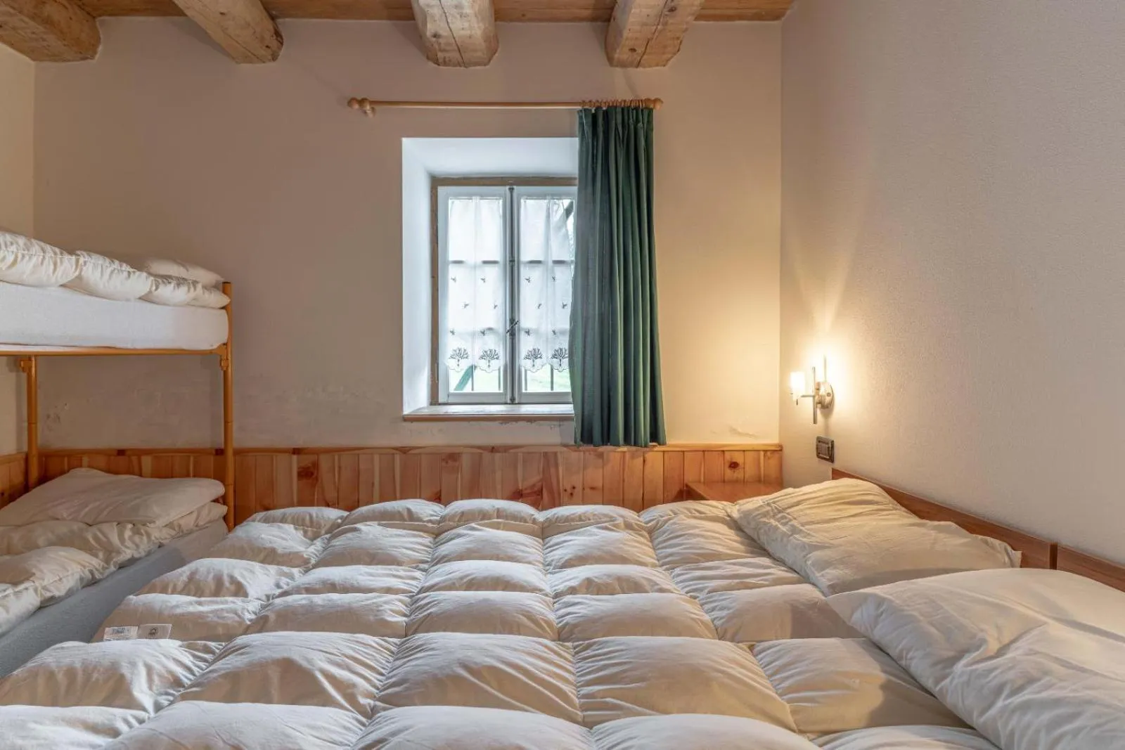 Bed in Chalet Musiera