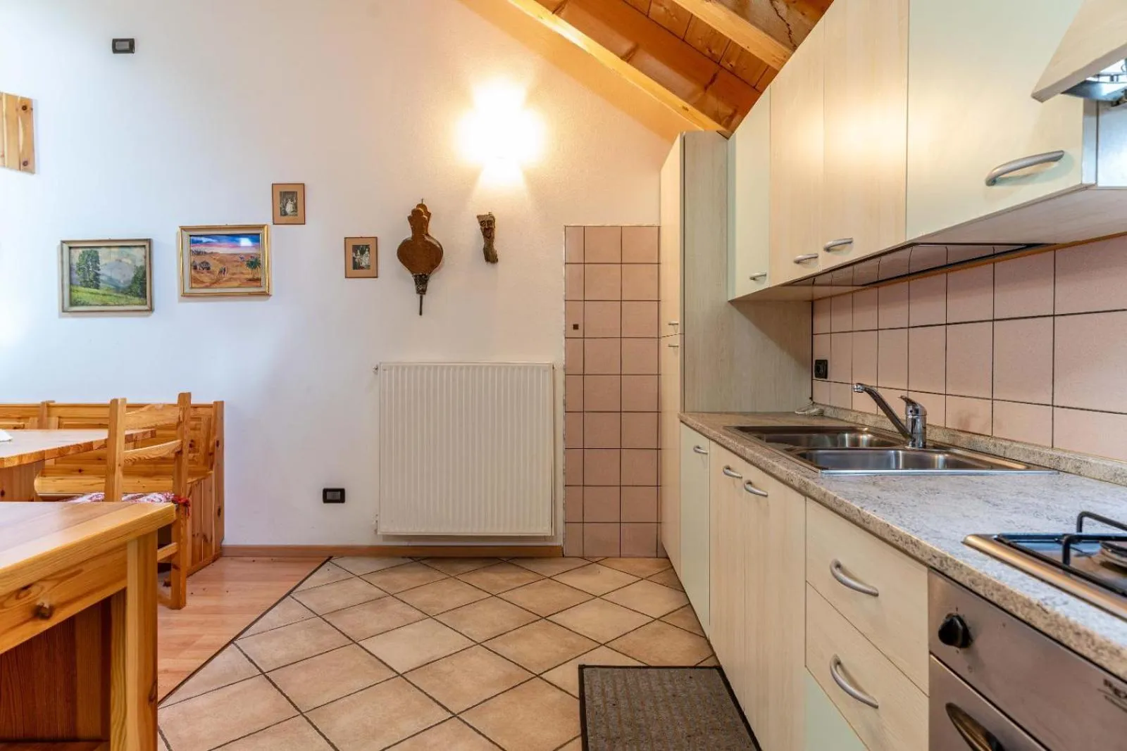 Kitchen or kitchenette in Chalet Musiera