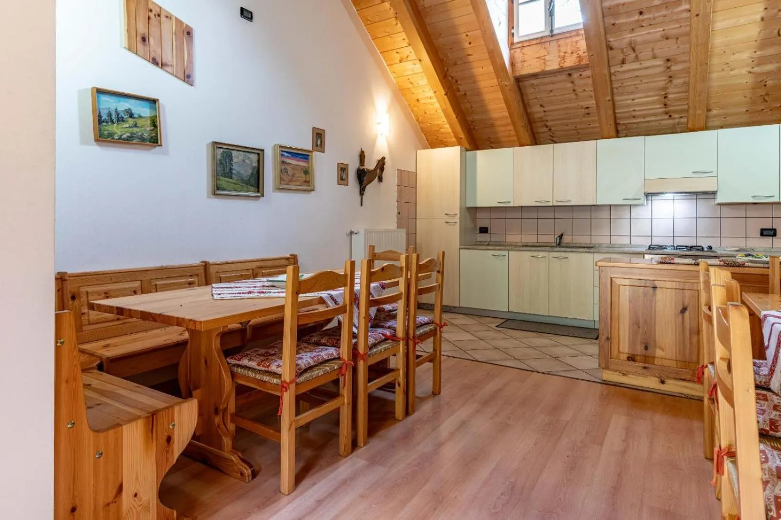 Kitchen or kitchenette in Chalet Musiera