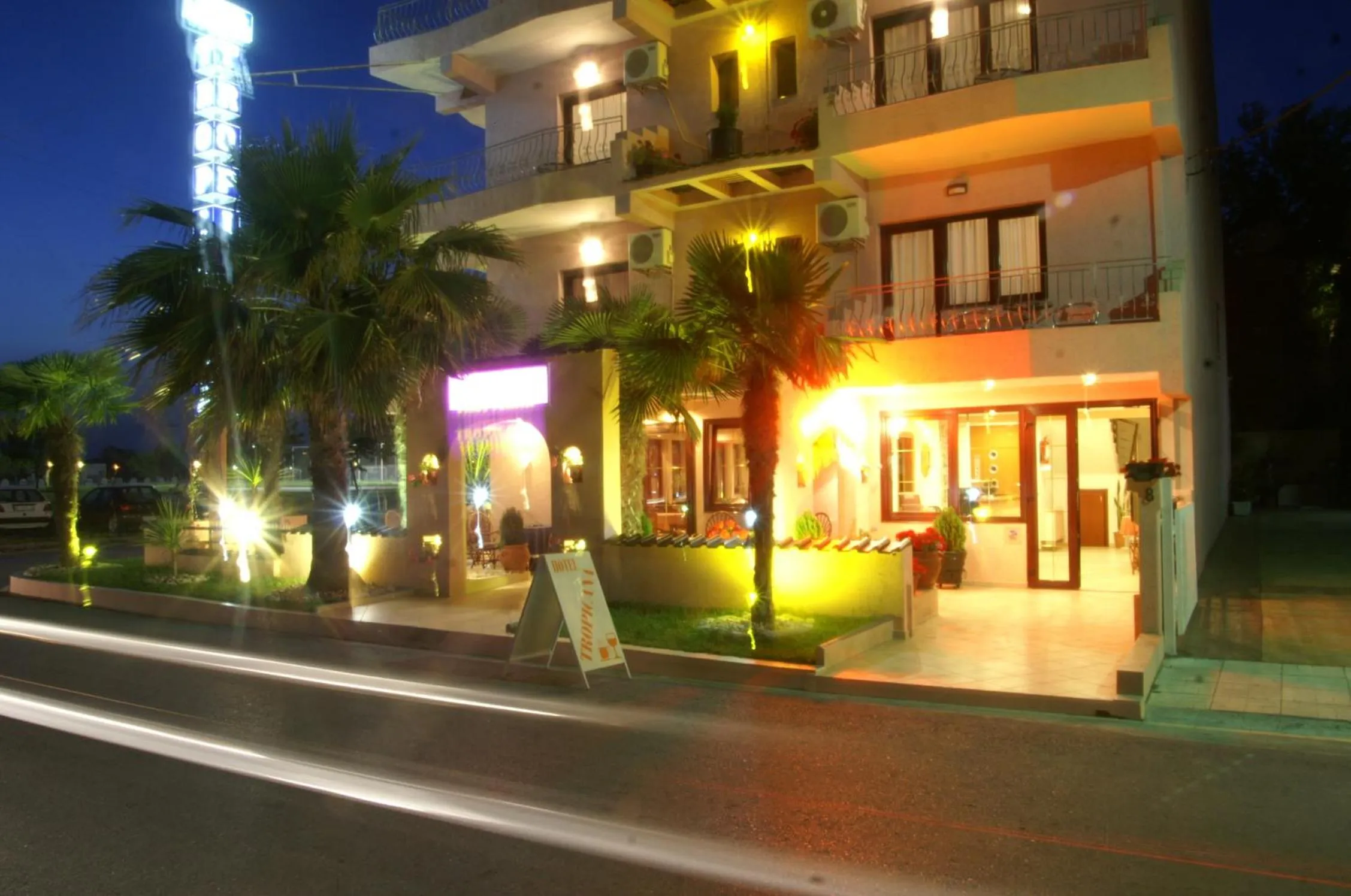 Facade/entrance in Tropicana