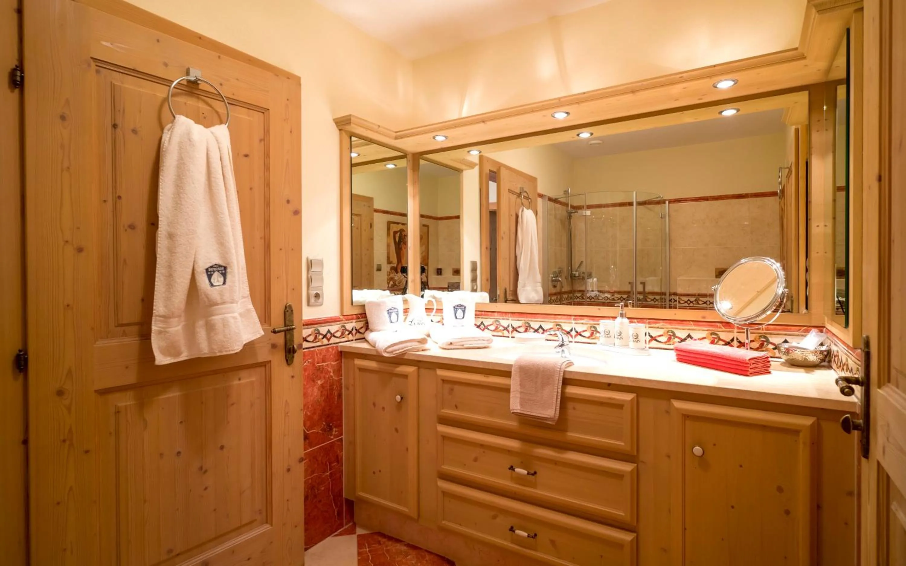 Bathroom in Bergkristall