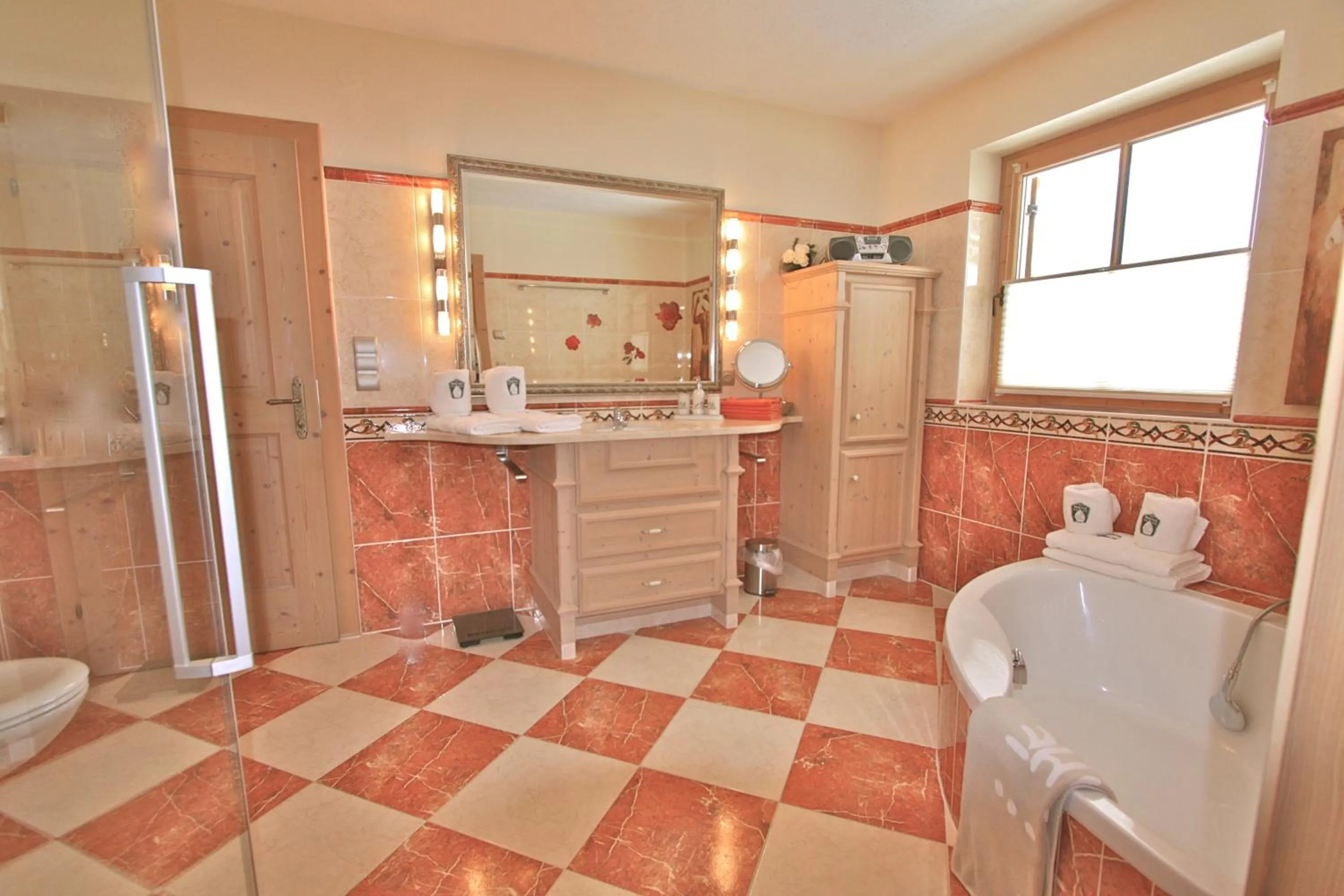 Bathroom in Bergkristall