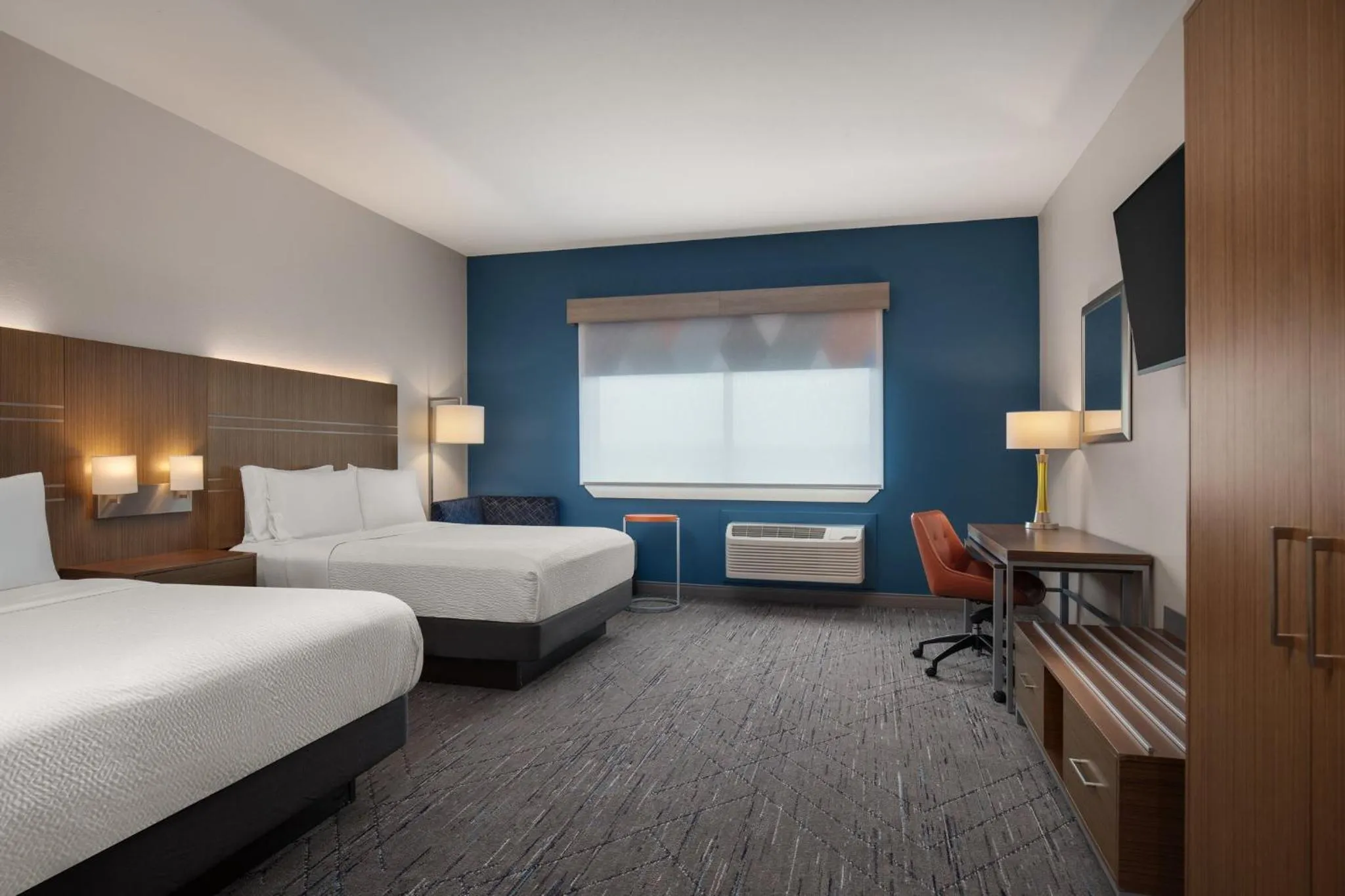Photo of the whole room, Bed in Holiday Inn Express & Suites - Dripping Springs - Austin Area by IHG