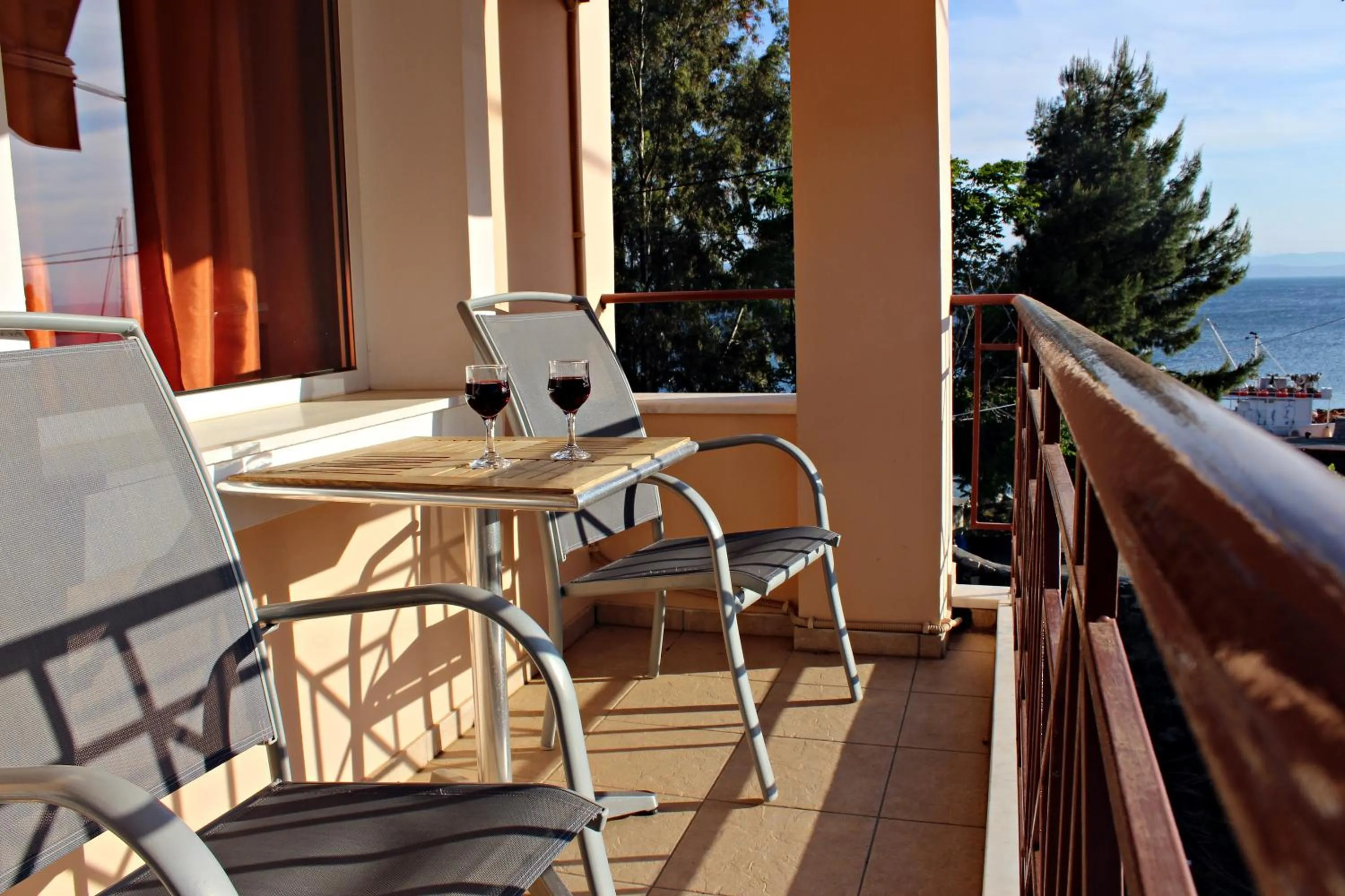 Koukounaries Apartments Limni