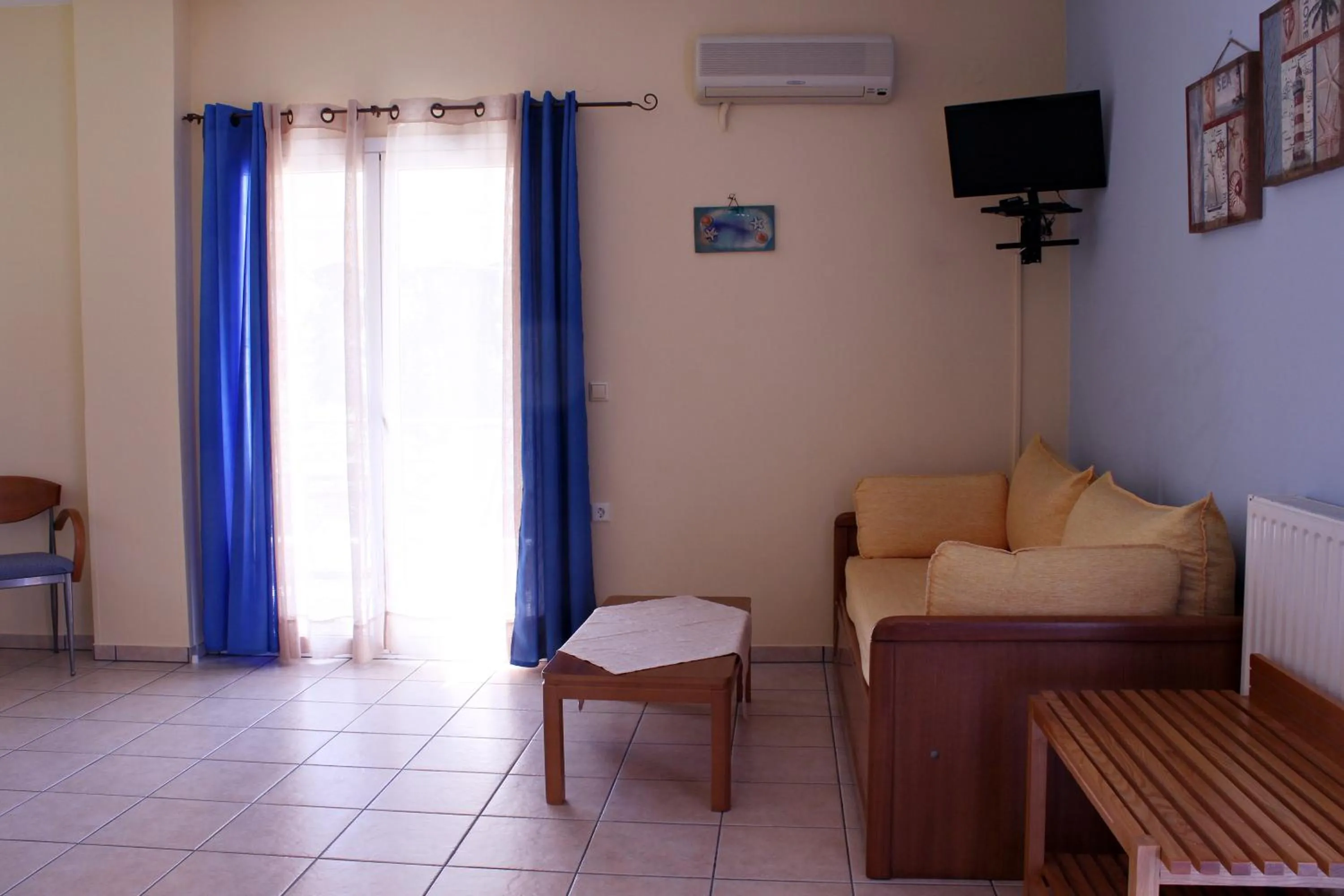 Koukounaries Apartments Limni