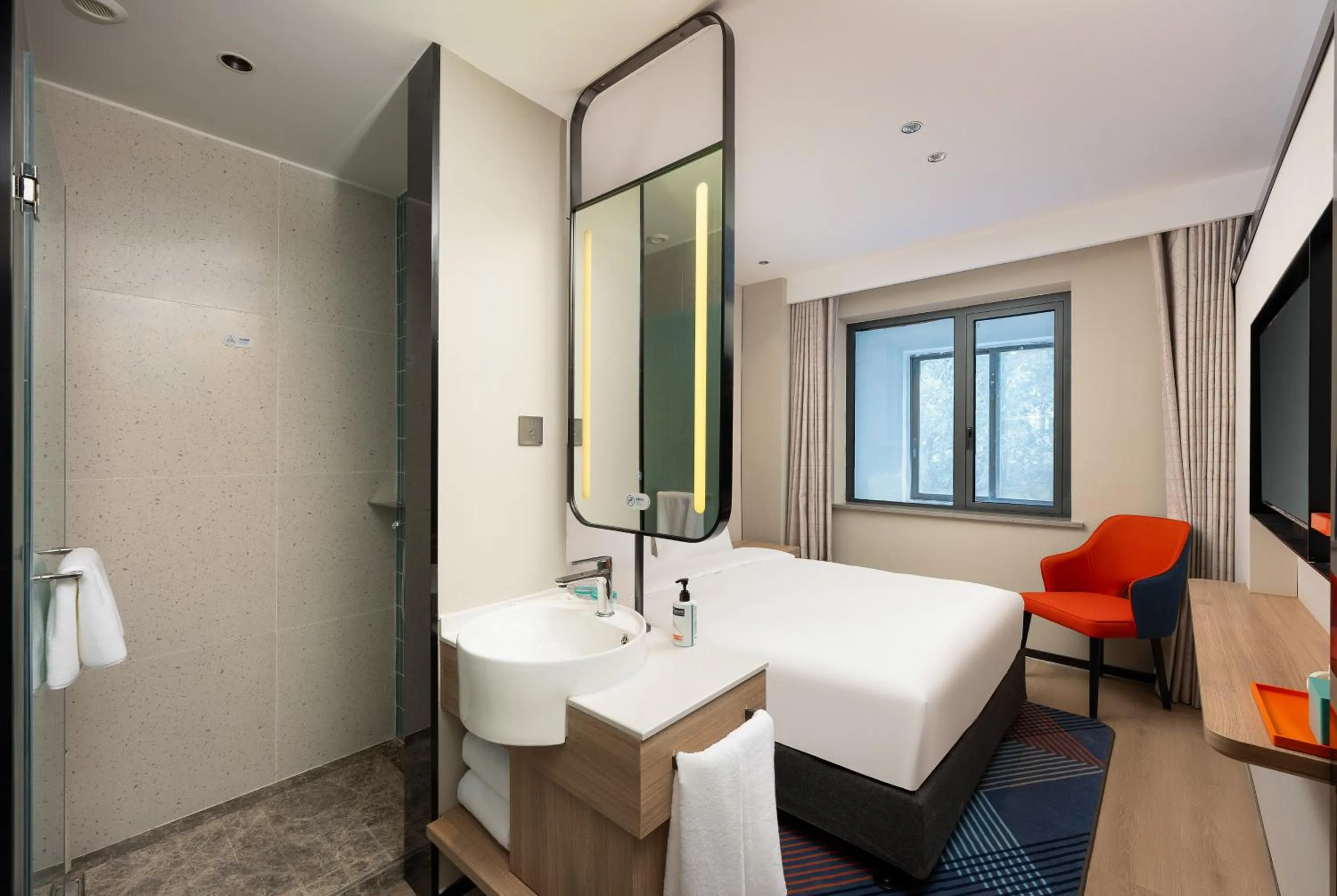 Bed in Holiday Inn Express Suzhou City Center by IHG