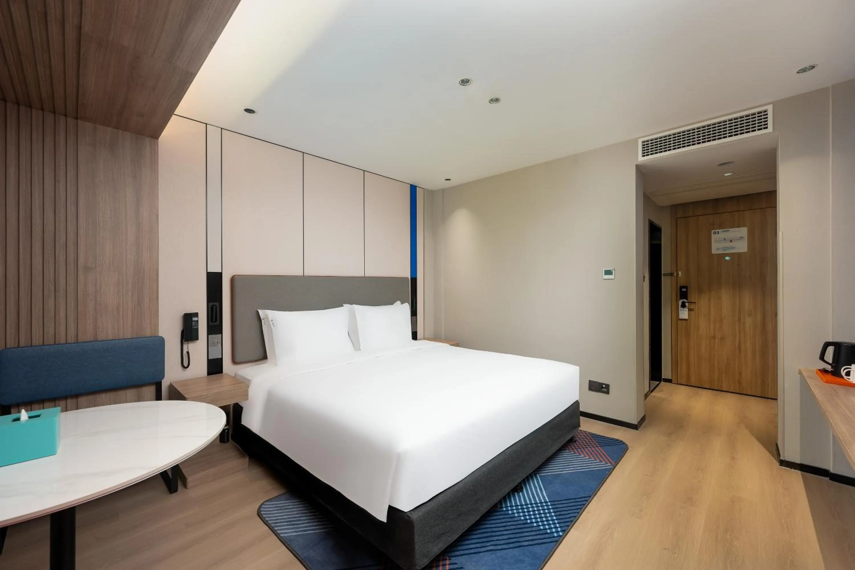 Bed in Holiday Inn Express Suzhou City Center by IHG