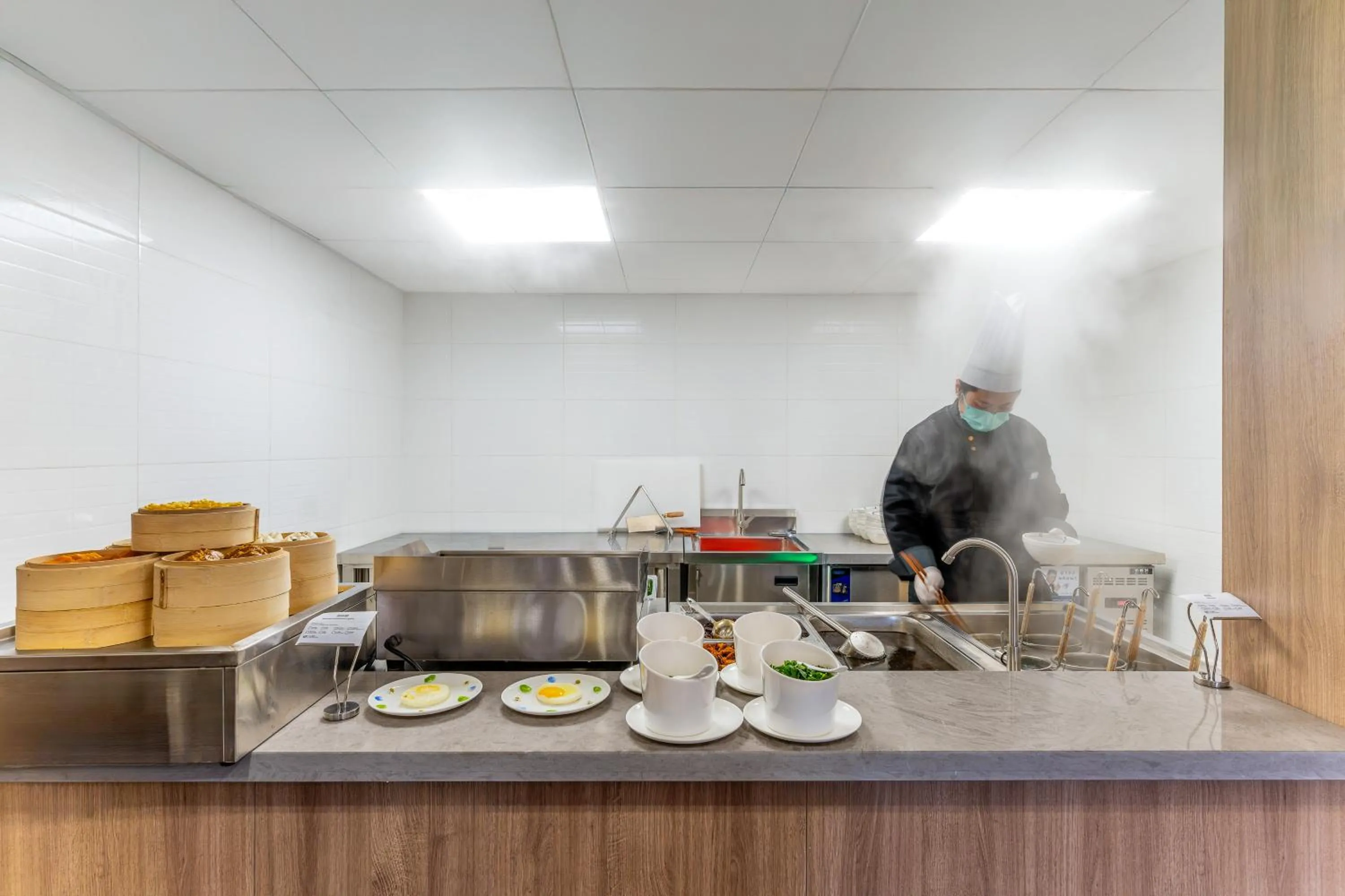 Restaurant/places to eat in Holiday Inn Express Suzhou City Center by IHG
