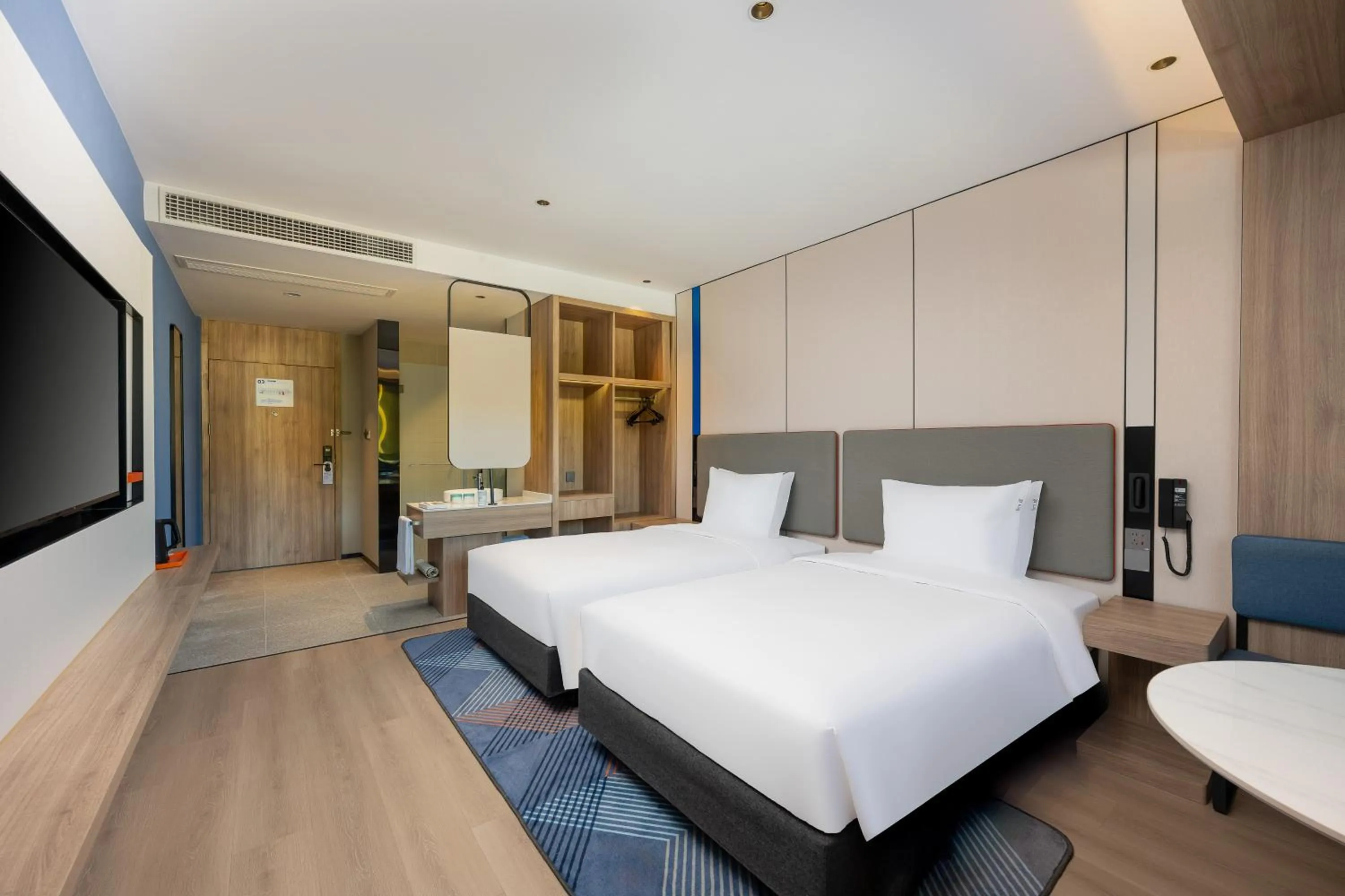 Photo of the whole room, Bed in Holiday Inn Express Suzhou City Center by IHG