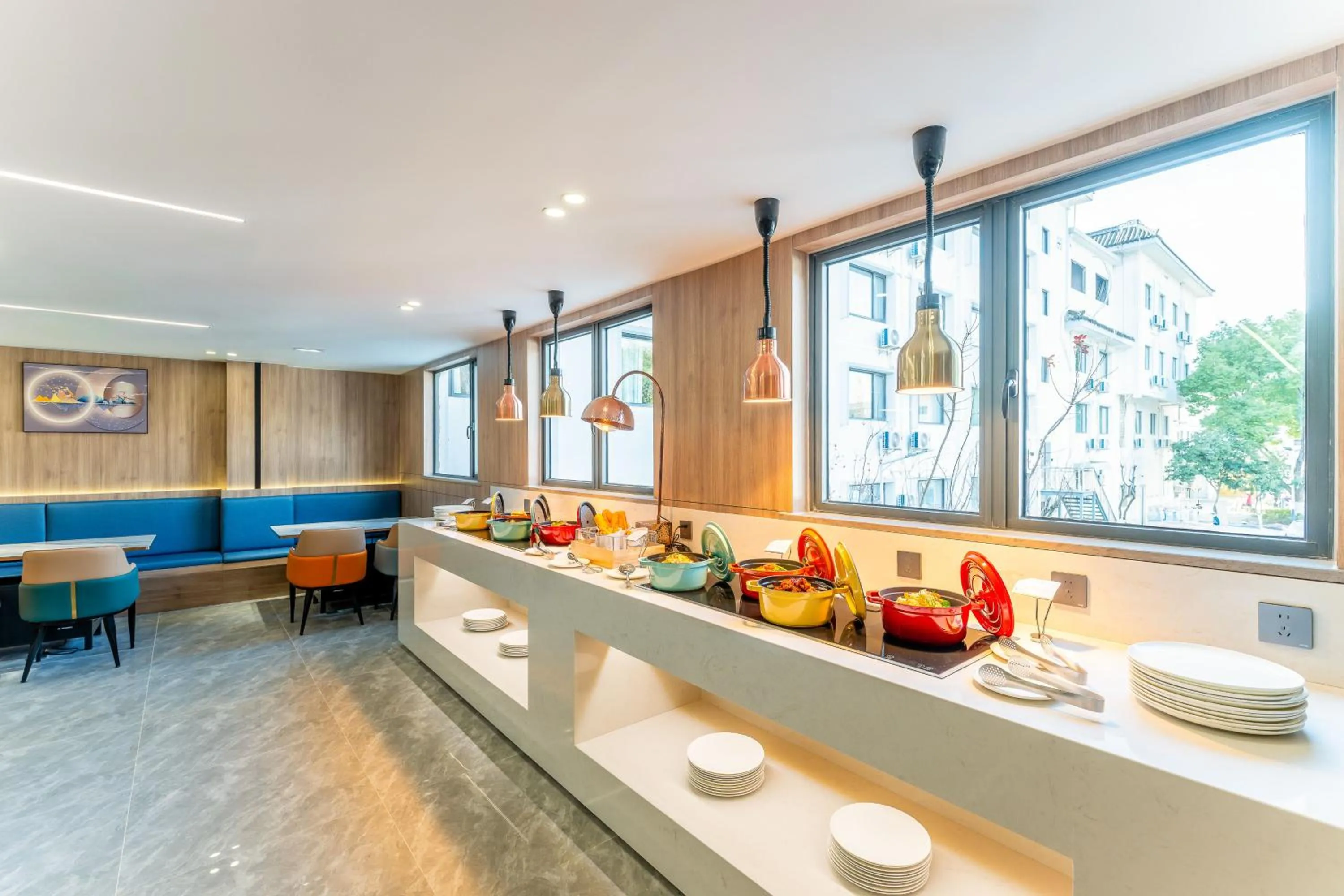 Restaurant/places to eat in Holiday Inn Express Suzhou City Center by IHG