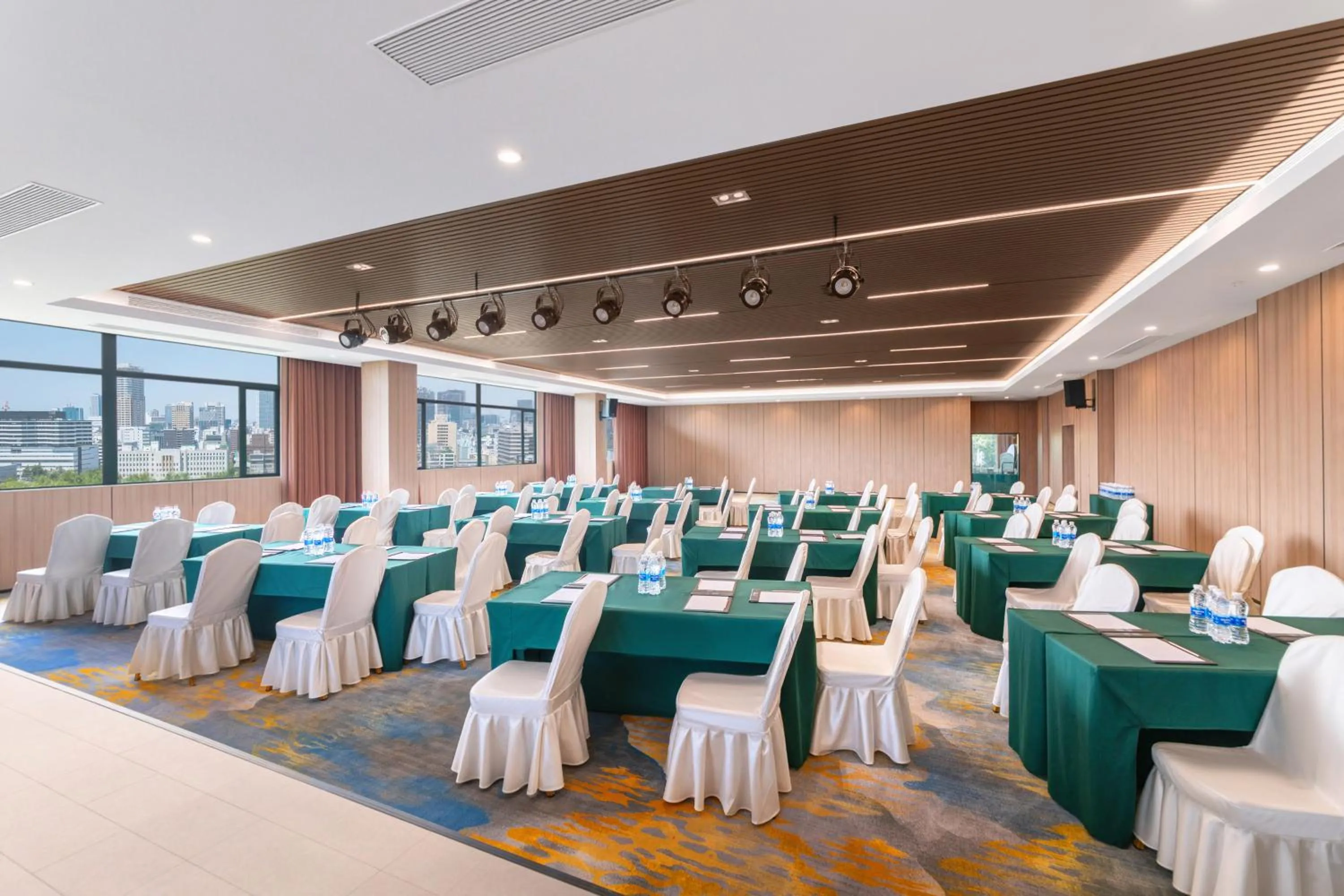 Meeting/conference room in Holiday Inn Express Suzhou City Center by IHG