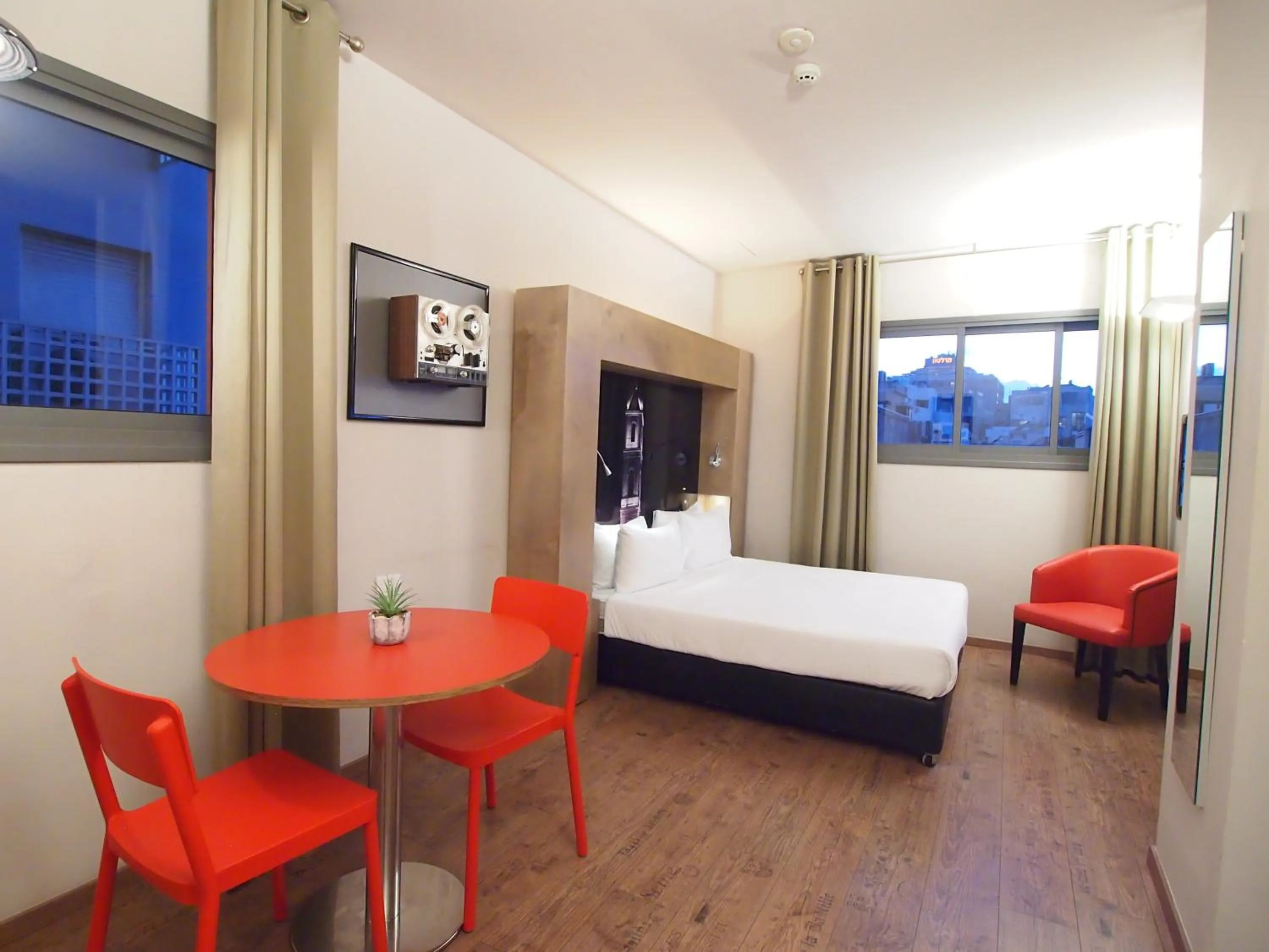 Photo of the whole room, Bed in Ben Yehuda Apartments