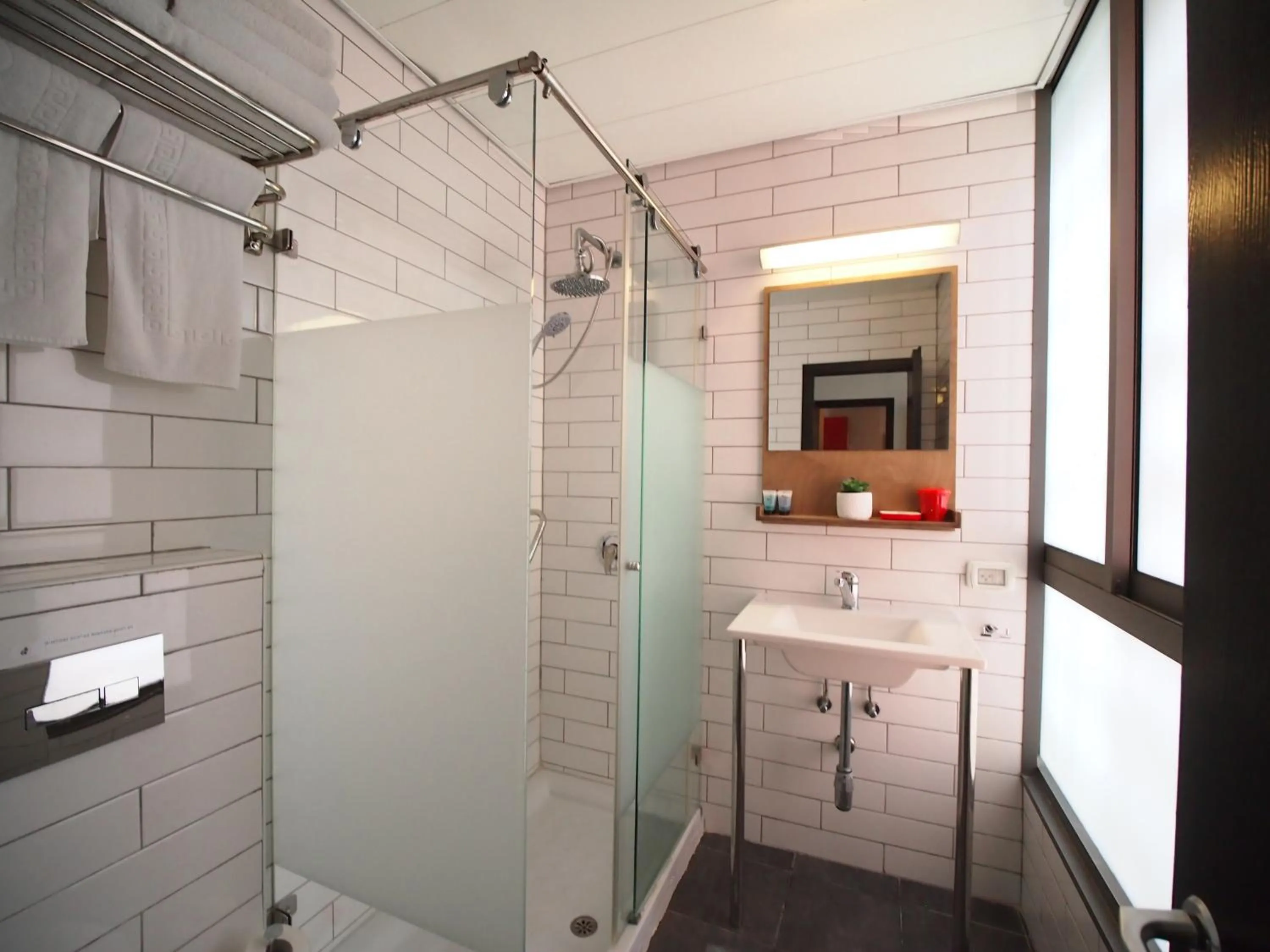 Bathroom in Ben Yehuda Apartments