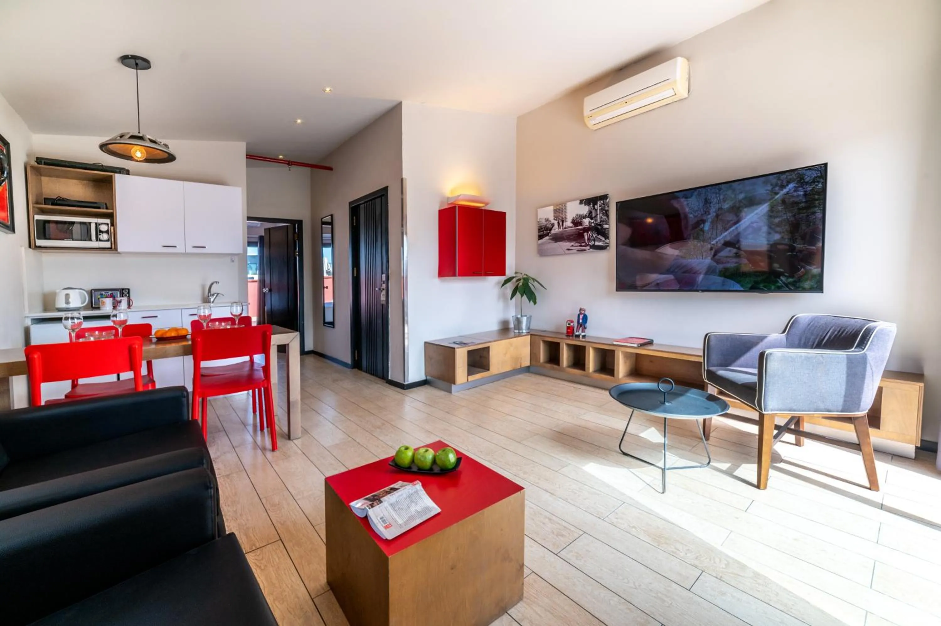 Living room in Ben Yehuda Apartments