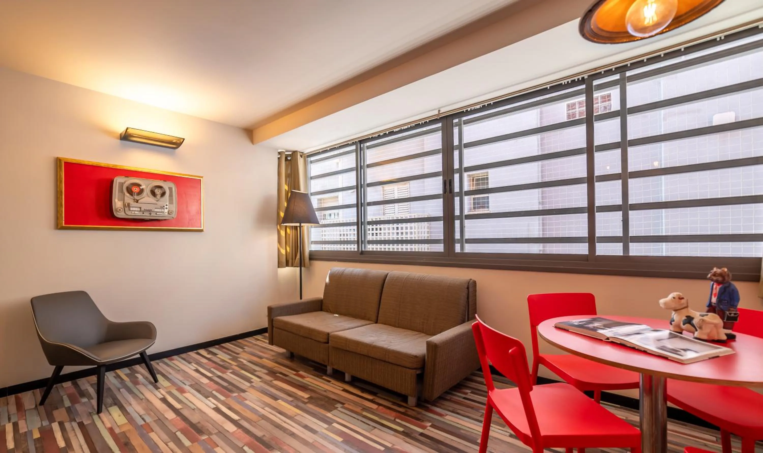 Living room in Ben Yehuda Apartments