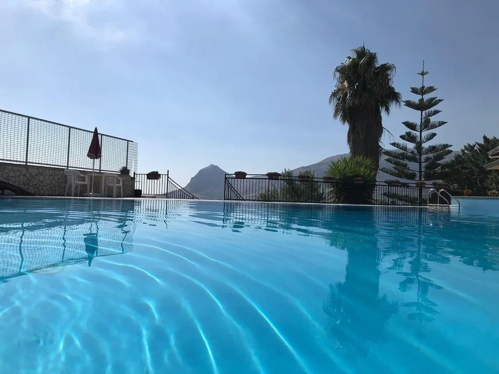 Pool view in Kairos B&B