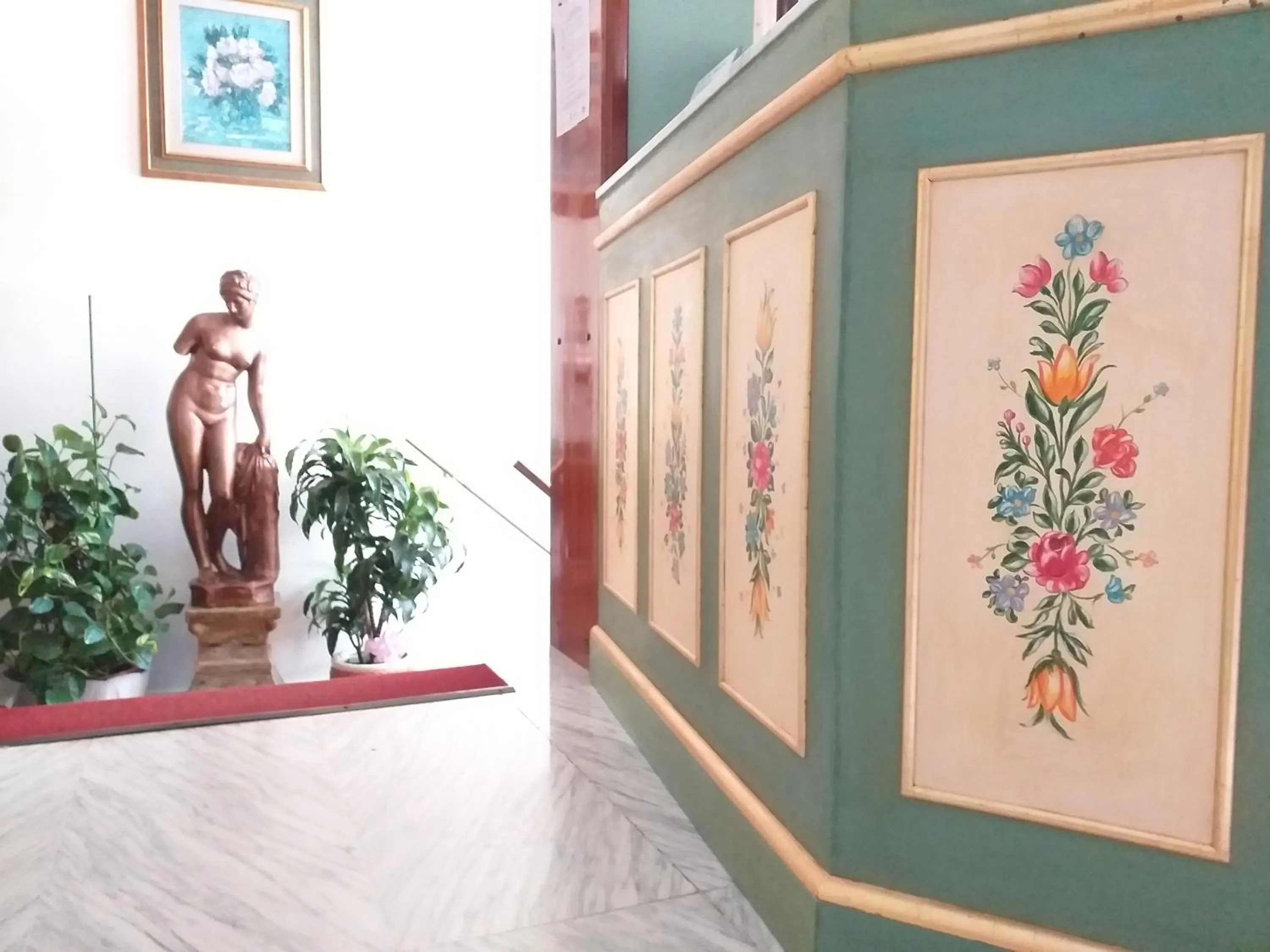 Facade/entrance in Hotel Bologna