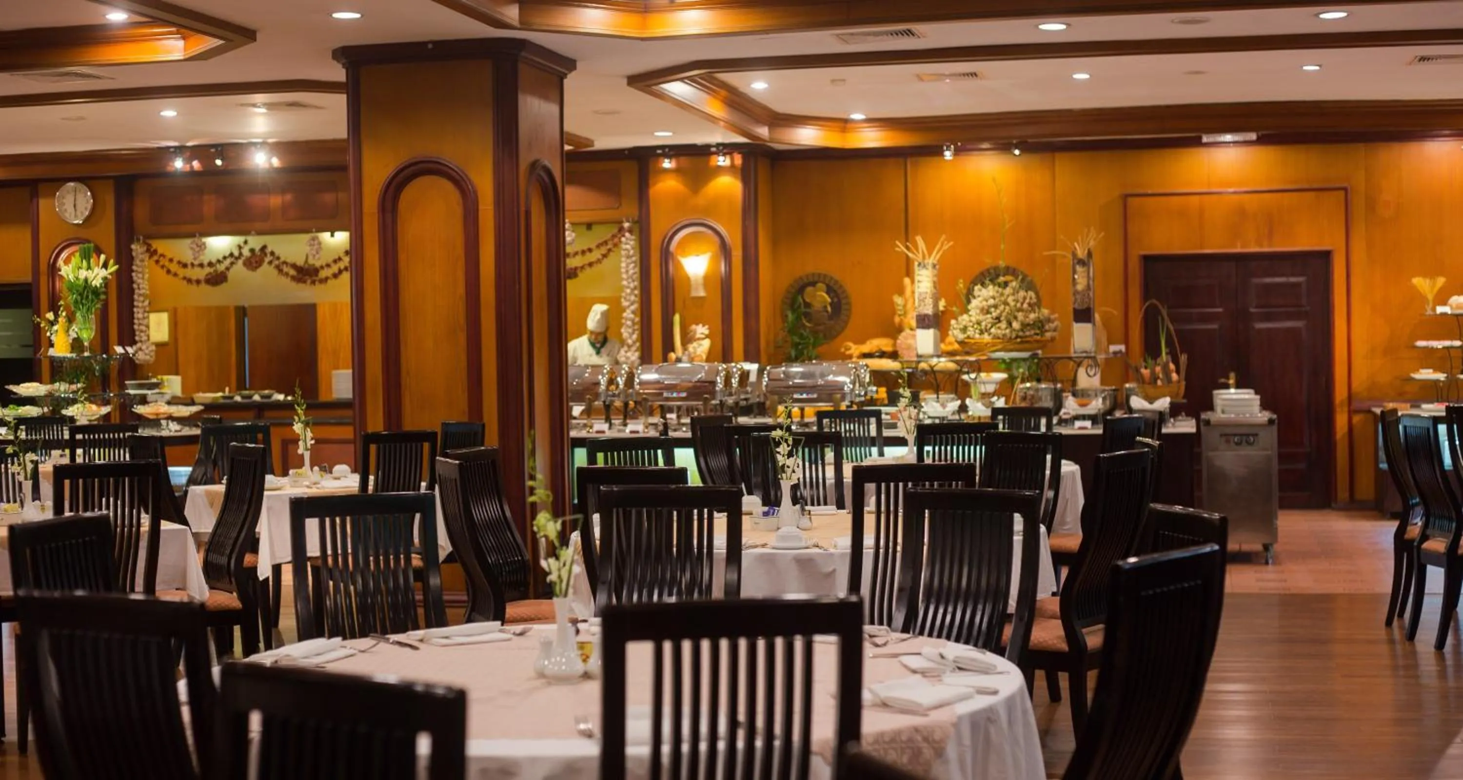 Restaurant/places to eat in Halong Plaza Hotel
