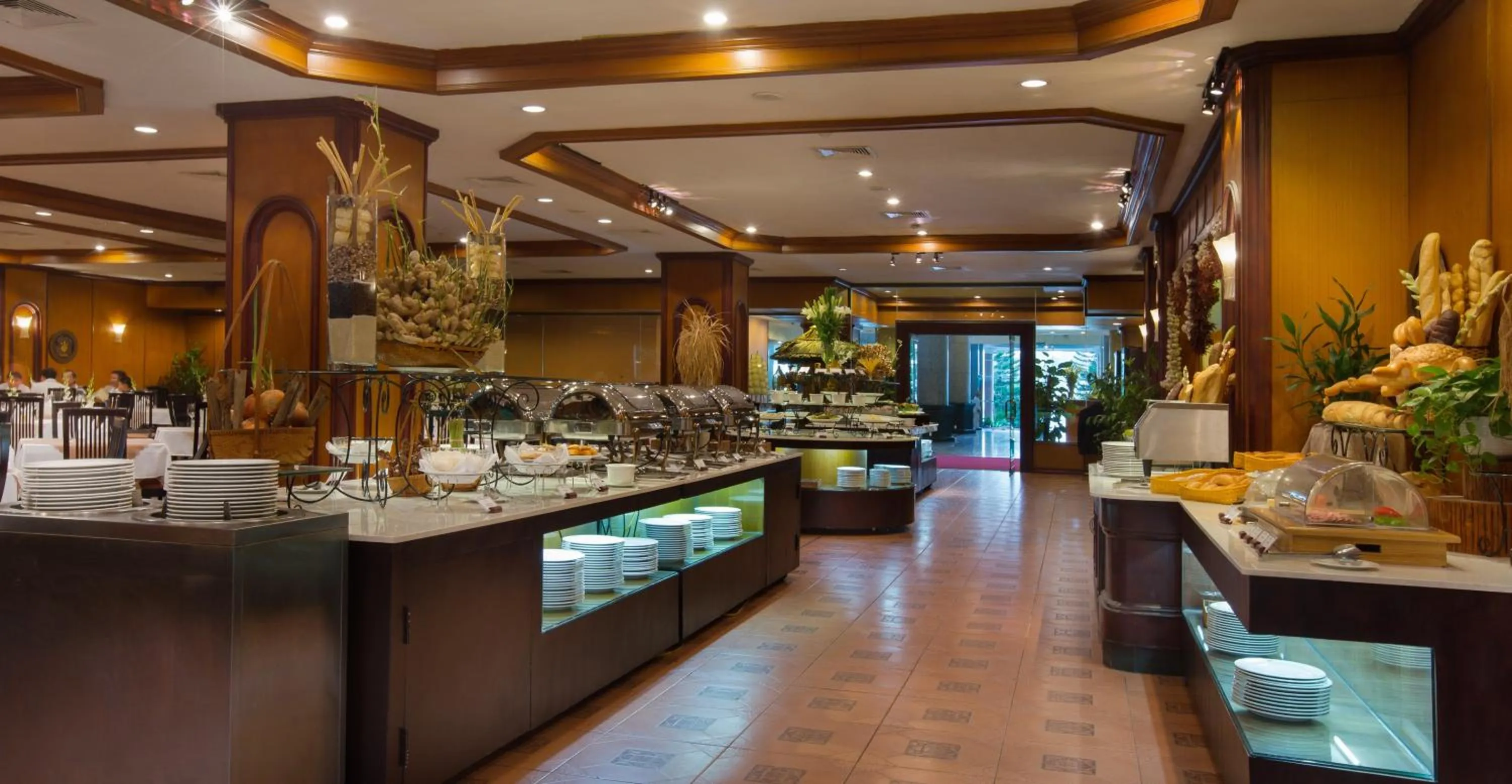 Restaurant/places to eat in Halong Plaza Hotel