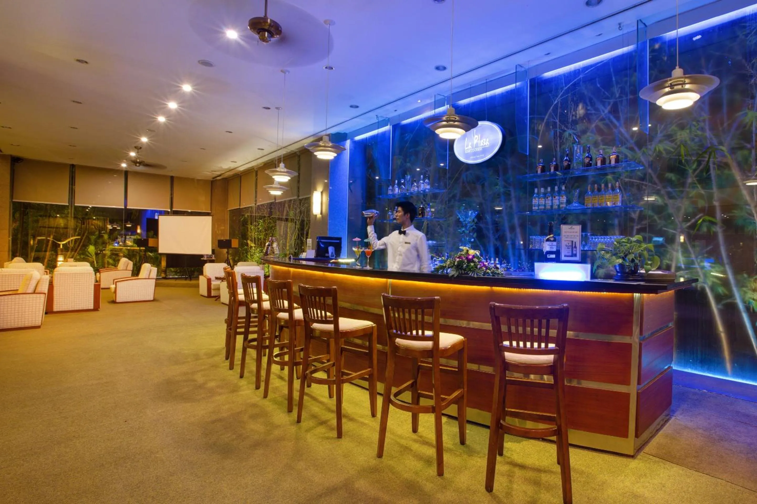 Lounge or bar in Halong Plaza Hotel
