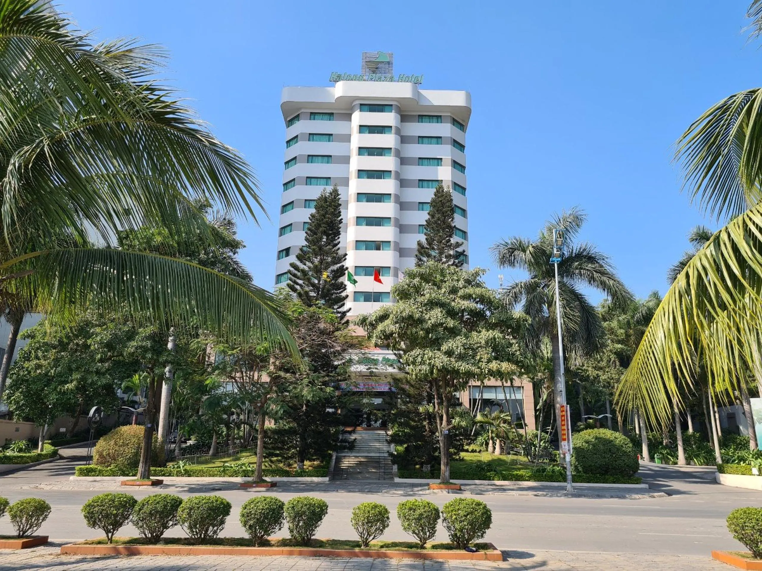 Property building in Halong Plaza Hotel