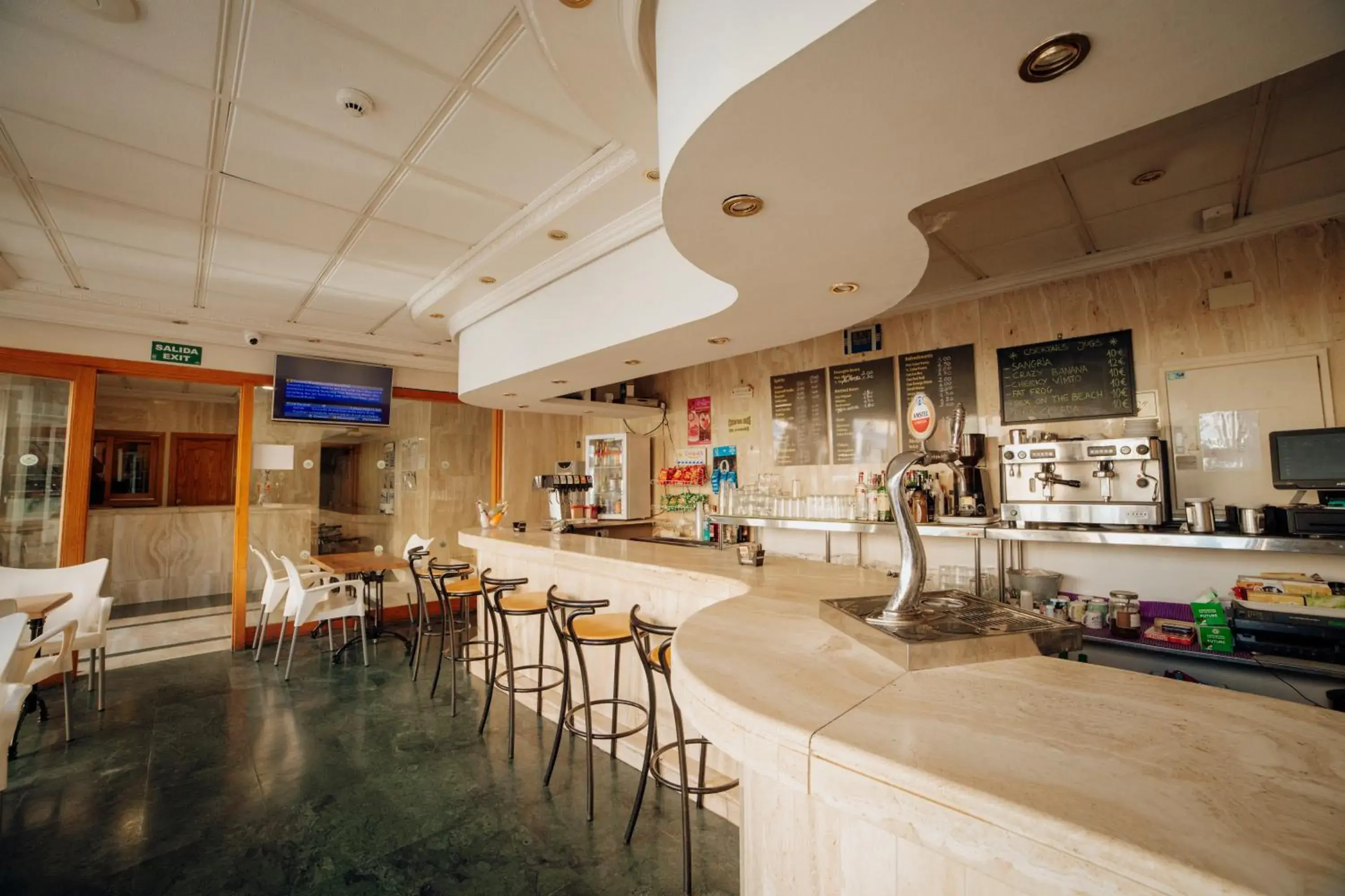 Lounge or bar in Apartamentos Palm Court Lounge or bar in Apartamentos Palm Court