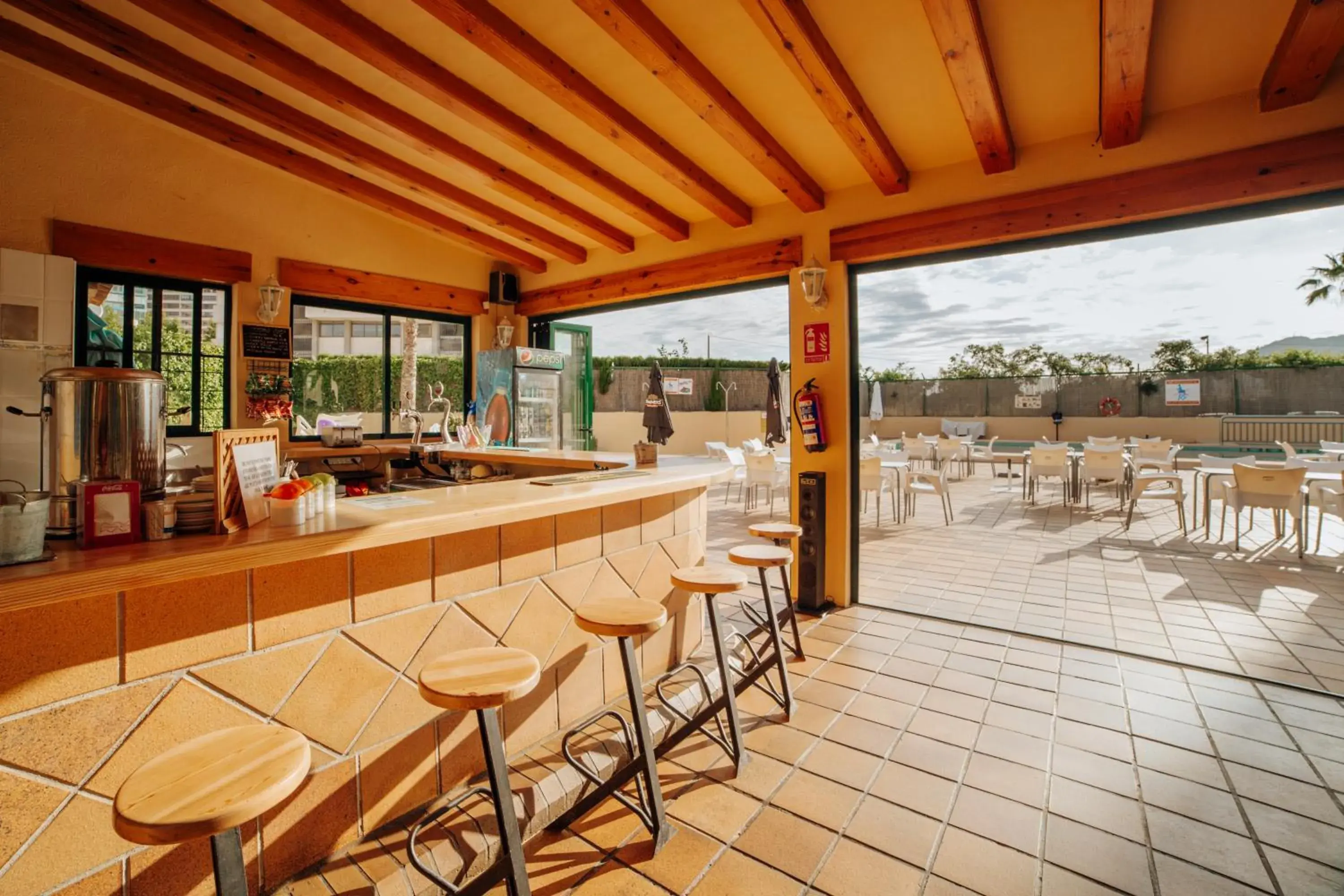 Restaurant/places to eat in Apartamentos Palm Court Restaurant/places to eat in Apartamentos Palm Court