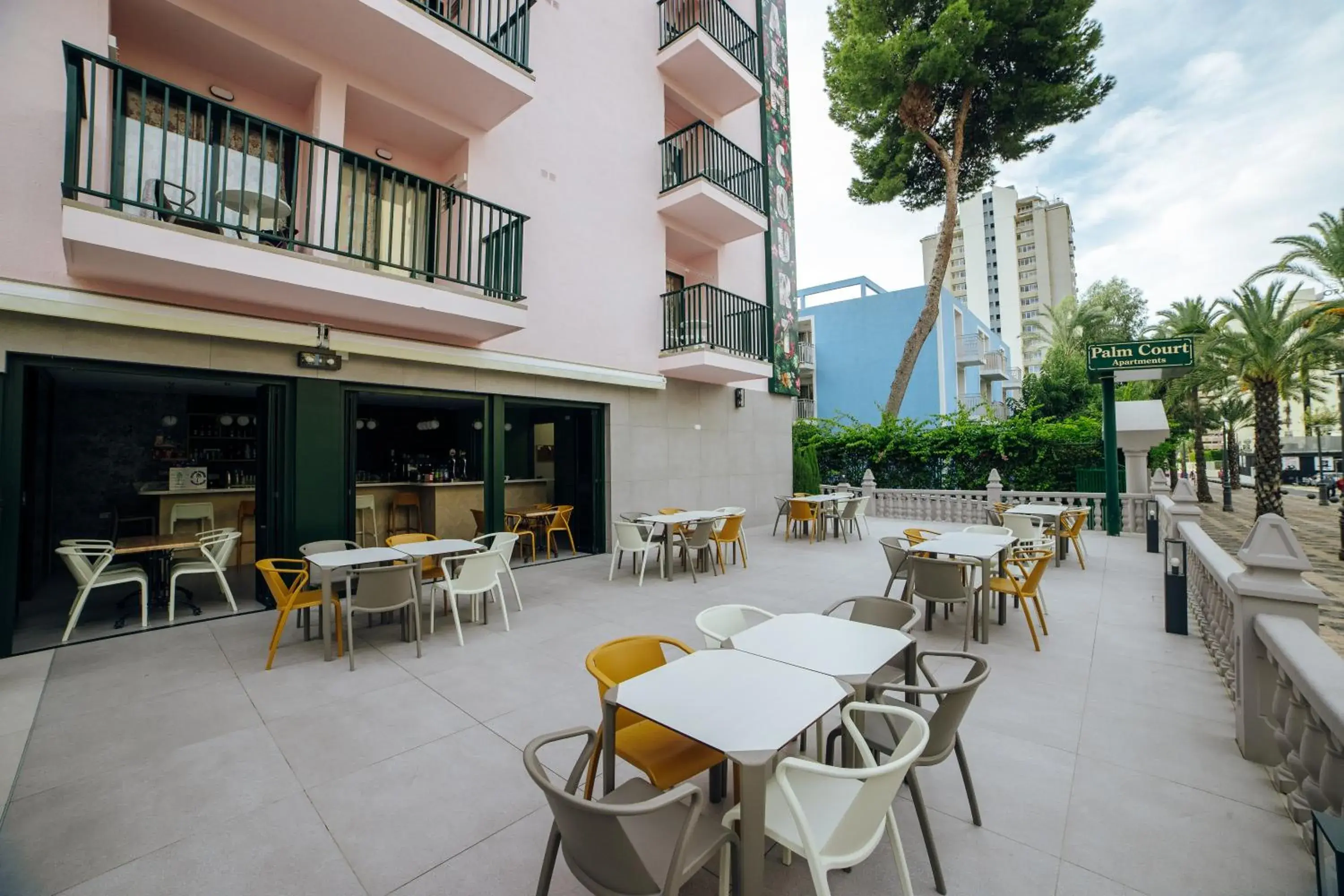 Property building in Apartamentos Palm Court Property building in Apartamentos Palm Court